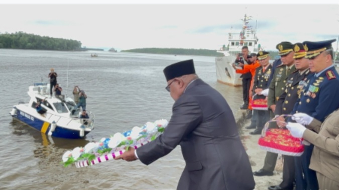 Wabup Mimika Pimpin Upacara Tabur Bunga Sambut HUT RI ke-80