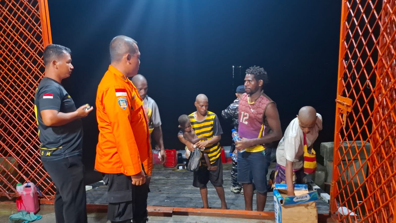 Aksi Dramatis SAR Gabungan Selamatkan 8 Korban Kapal Karam di Ganasnya Muara Bokap