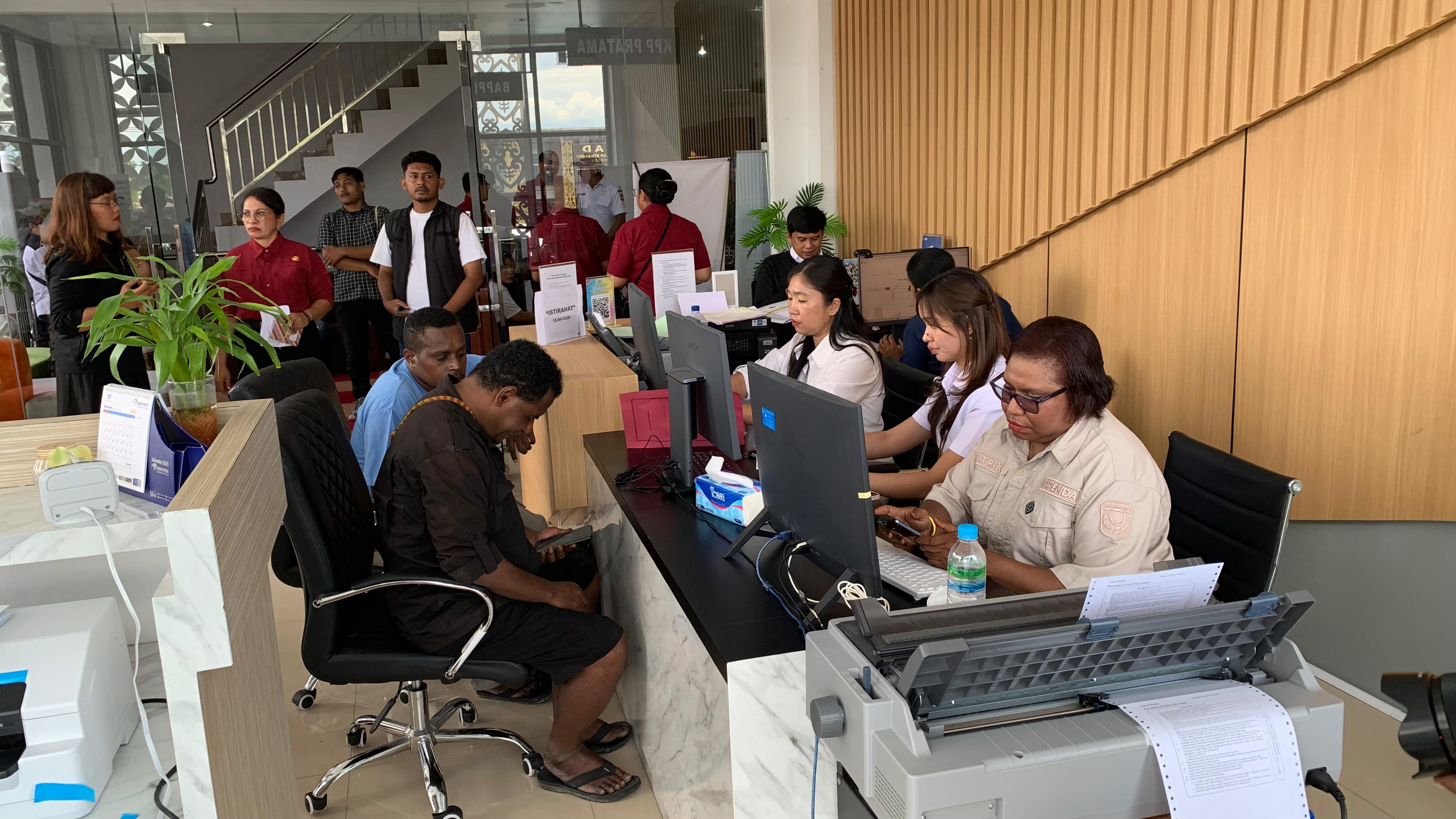 Kunjungi Mall Pelayanan Publik Kabupaten Mimika, Asdep Pelayanan Publik KemenPAN-RB Tinggalkan Pesan Ini