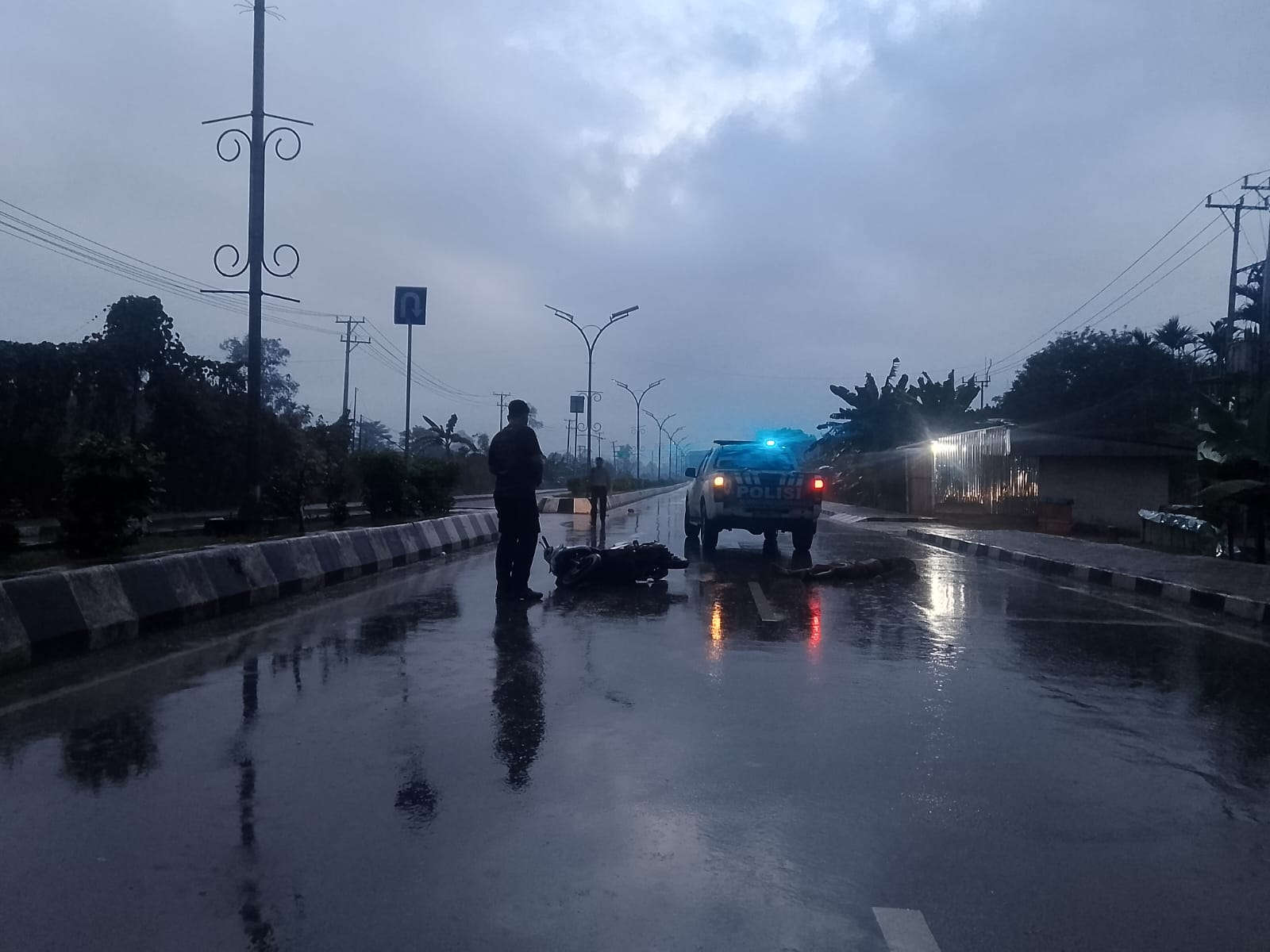 Kecelakaan Tunggal di Jalan Poros SP 5 Timika, Pengendara Motor Tewas Menabrak Pembatas Jalan