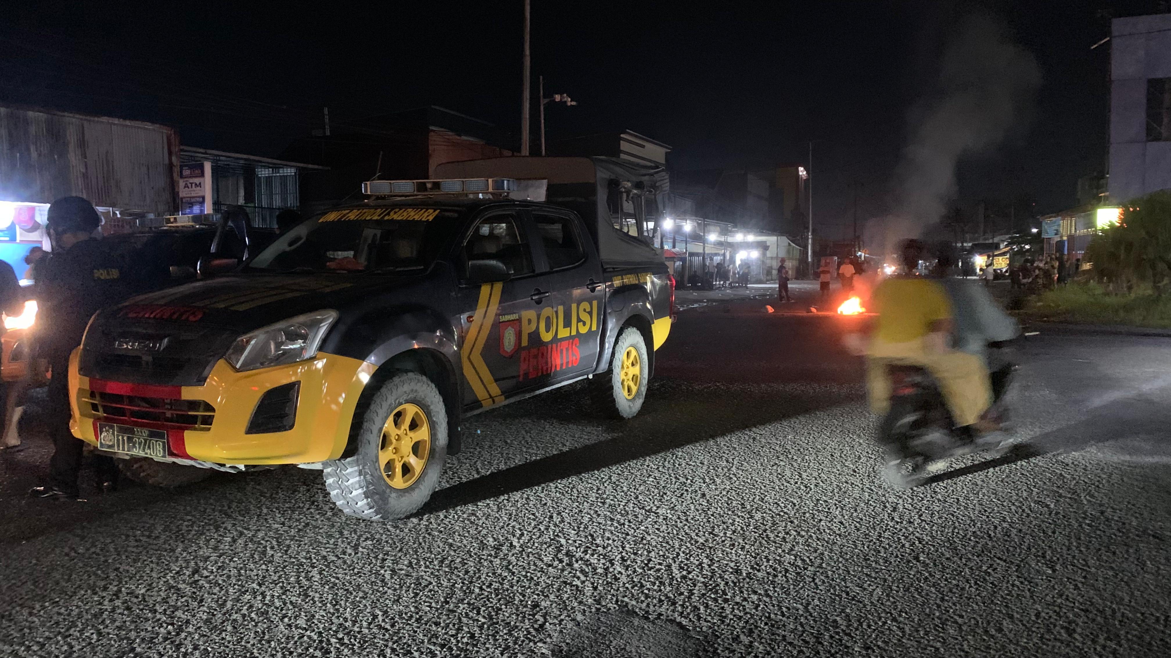 Toko Mas Tutup Pintu, Pendulang Blokade Pertigaan PIN Seluler Timika