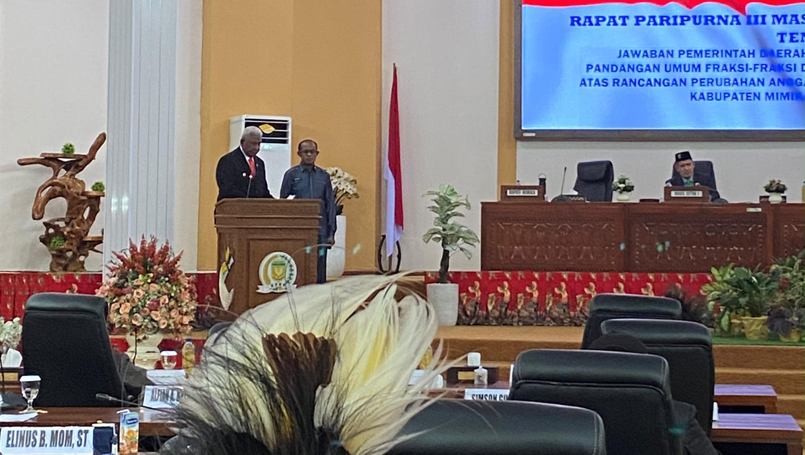 Jawaban Bupati Johannes Rettob atas Catatan Tujuh Fraksi DPRK Mimika