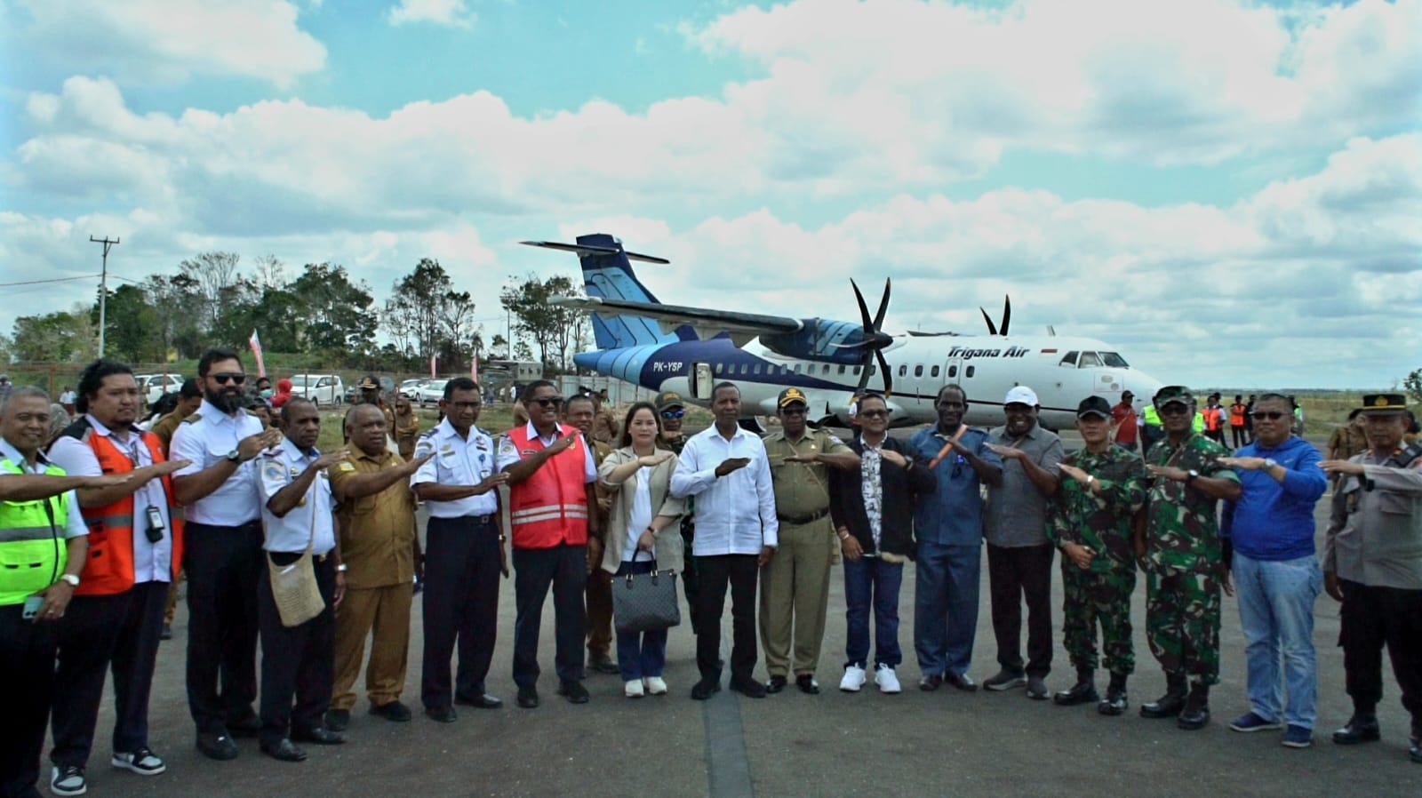 19 Tahun Menanti, Pesawat ATR Trigana Landing Perdana di Kab. Mappi, Disaksikan Pj. Gubernur Papua Selatan dan Pj. Bupati Mappi