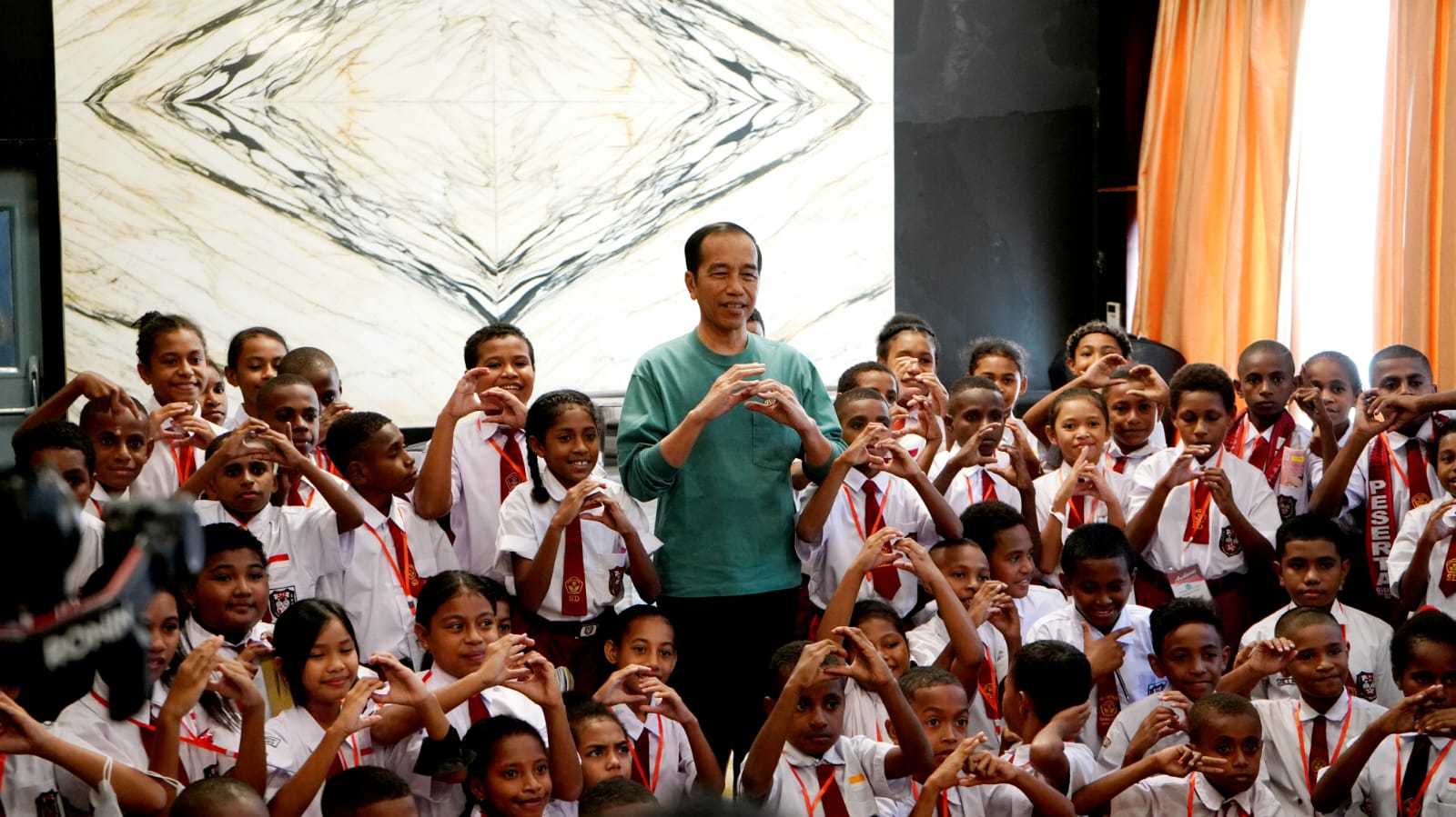 10 Anak SD Mappi Audiensi Bersama Presiden RI Jokowi