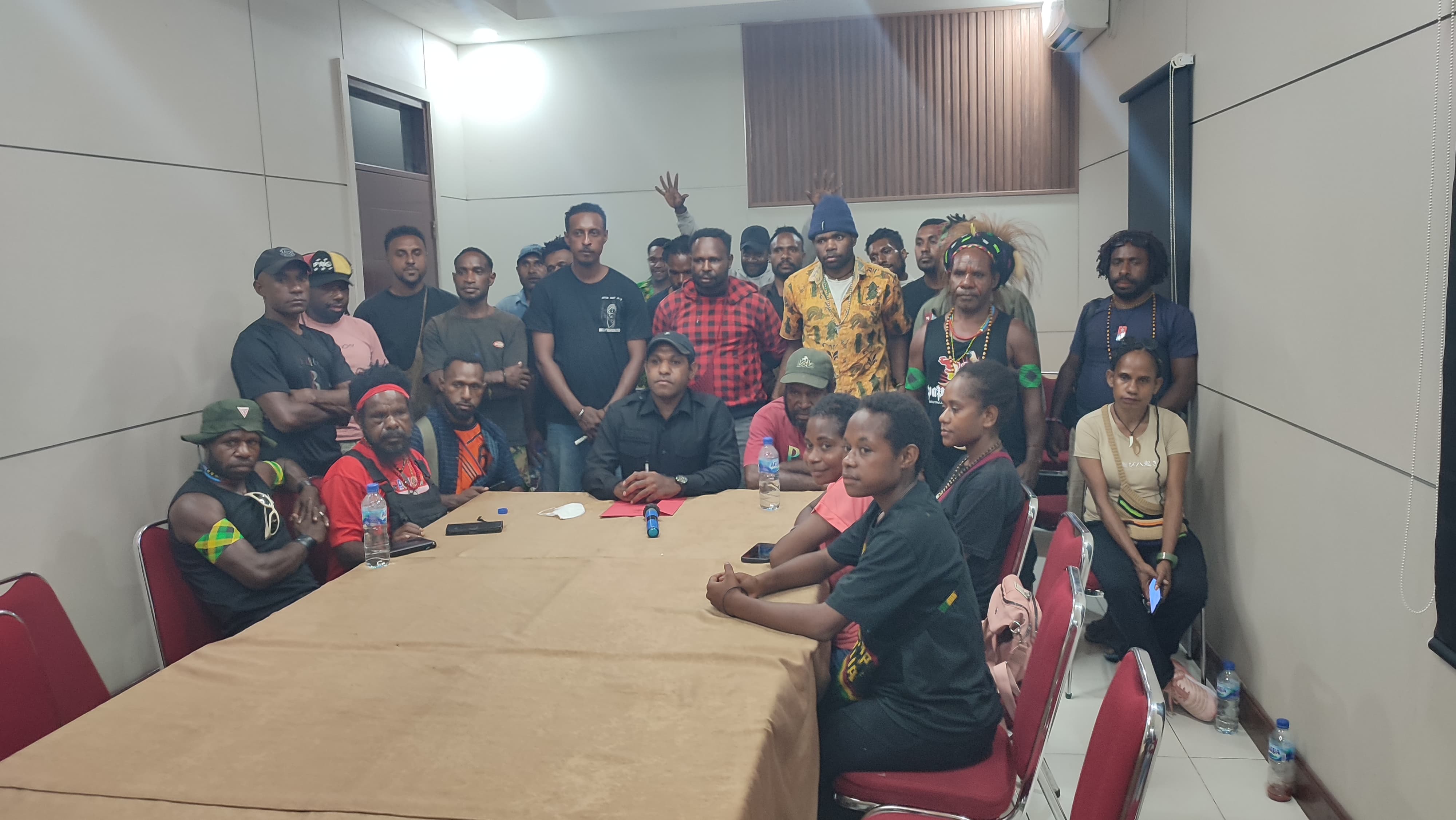 Dulu Demo JR Kini Alfred Pabika dan Kawan-kawan Dukung Penuh JOEL, Ini Alasannya