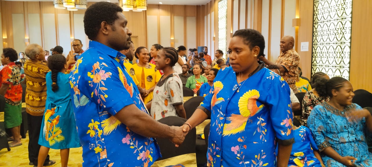 PT Freeport Indonesia Gandeng Disdukcapil Mimika Nikahkan 25 Karyawan, Wujudkan Kesejahteraan Karyawan