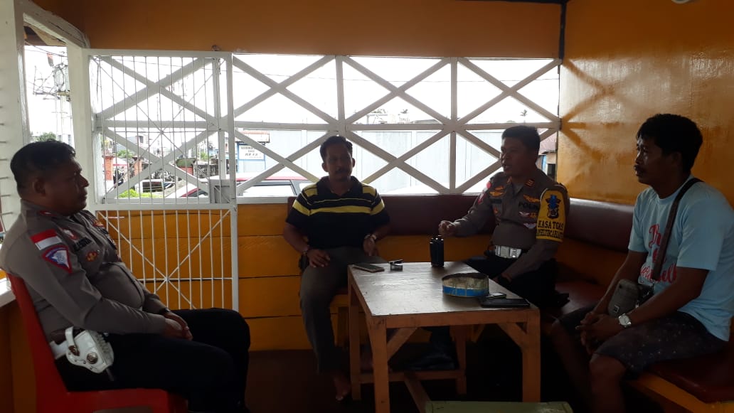 Ajak Pengendara Tertib Berlalu Lintas, Kasat Lantas Polres Mimika Berkunjung Ke Pangkalan Rental Mobil