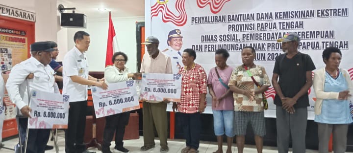 Pemprov Papua Tengah Salurkan Dana Kemiskinan Ekstrem  Kepada 1.000 Warga Mimika