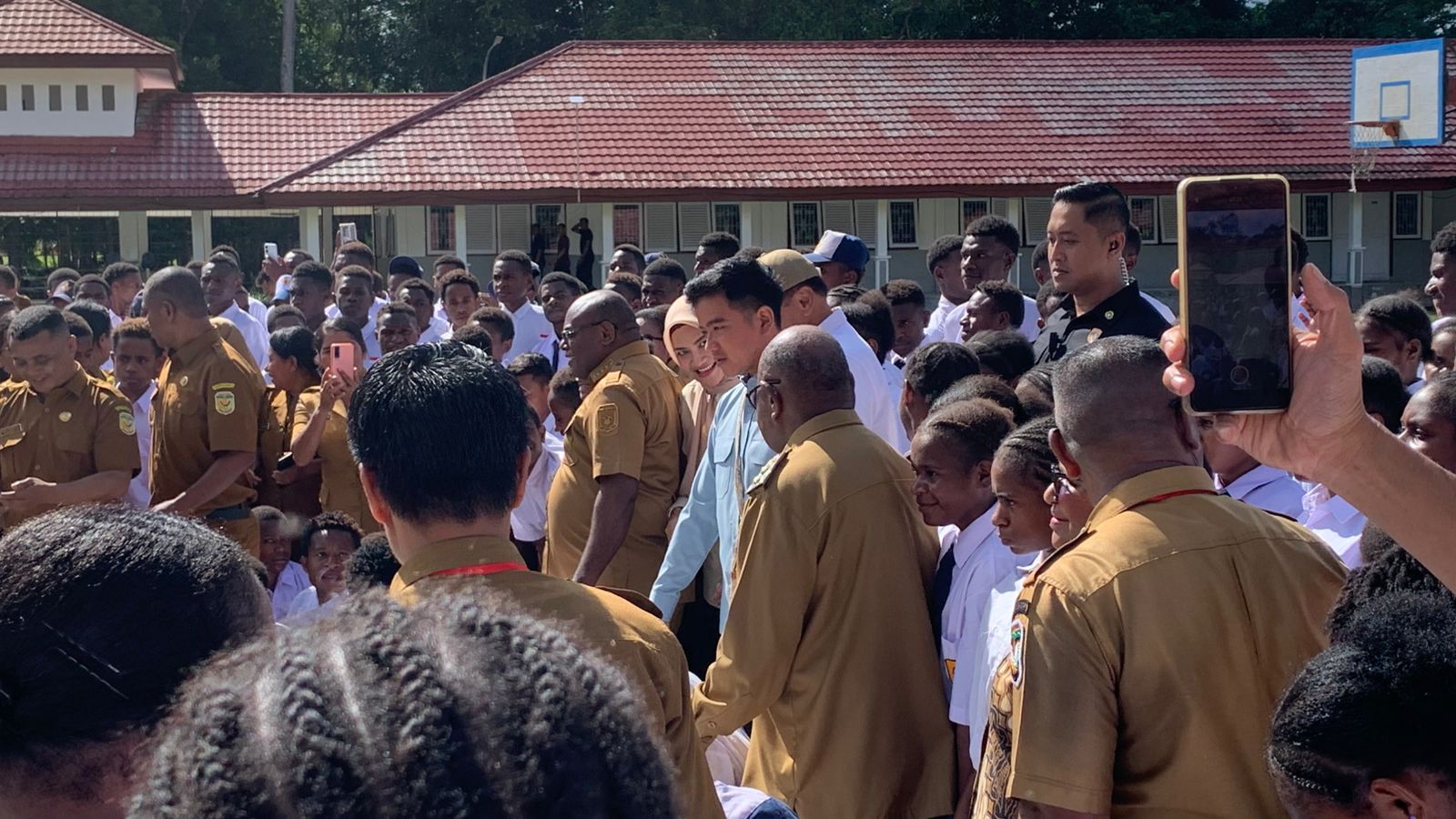 Wapres Gibran ke Sentra Pendidikan, Tinjau Fasilitas dan Berintraksi Dengan Pelajar