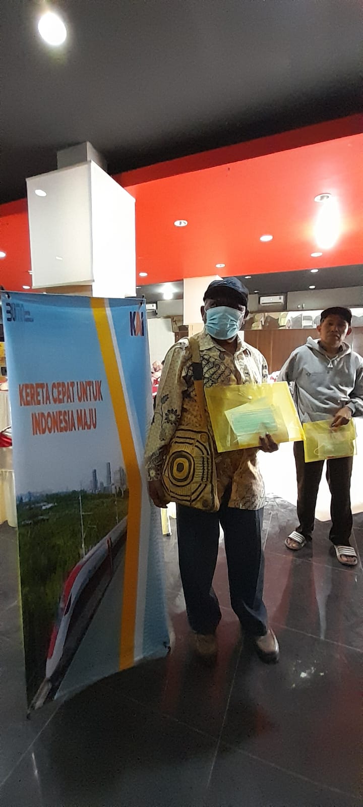  Legislator Senayan Asal Papua, Trifena Tinal, Sosialisasi Kesiapan Kereta Api Indonesia Layani Kebutuhan Warga Di Hari Raya Nataru