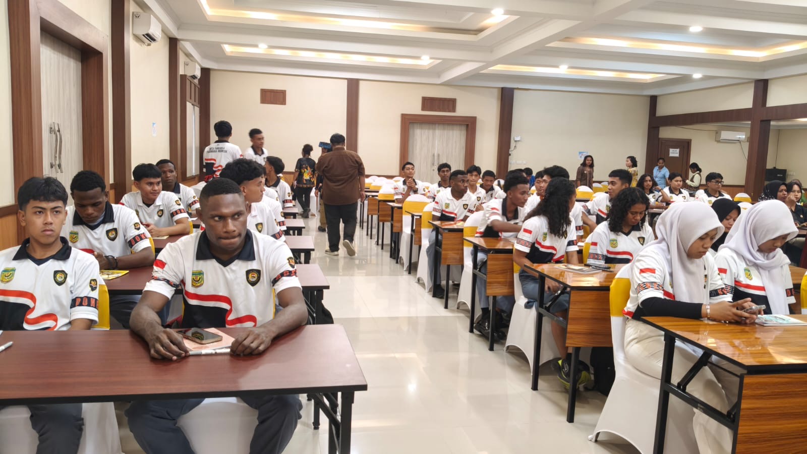 Kesbangpol Mimika Sosialisasikan Bahaya Napza kepada Purna Paskibraka Duta Pancasila