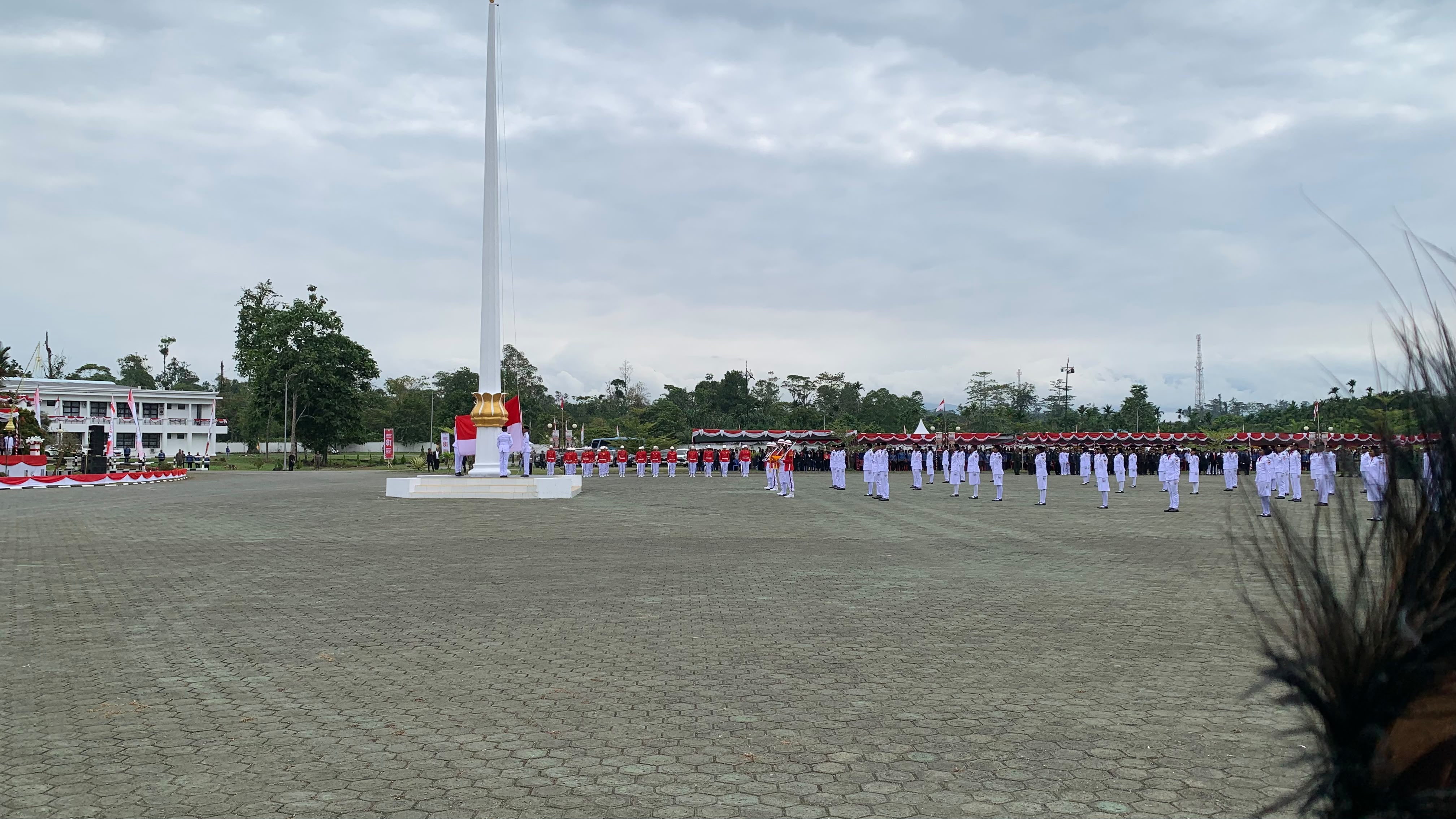 Upacara Pengibaran Bendera HUT Ke-81 RI di Mimika Berlangsung Khidmat
