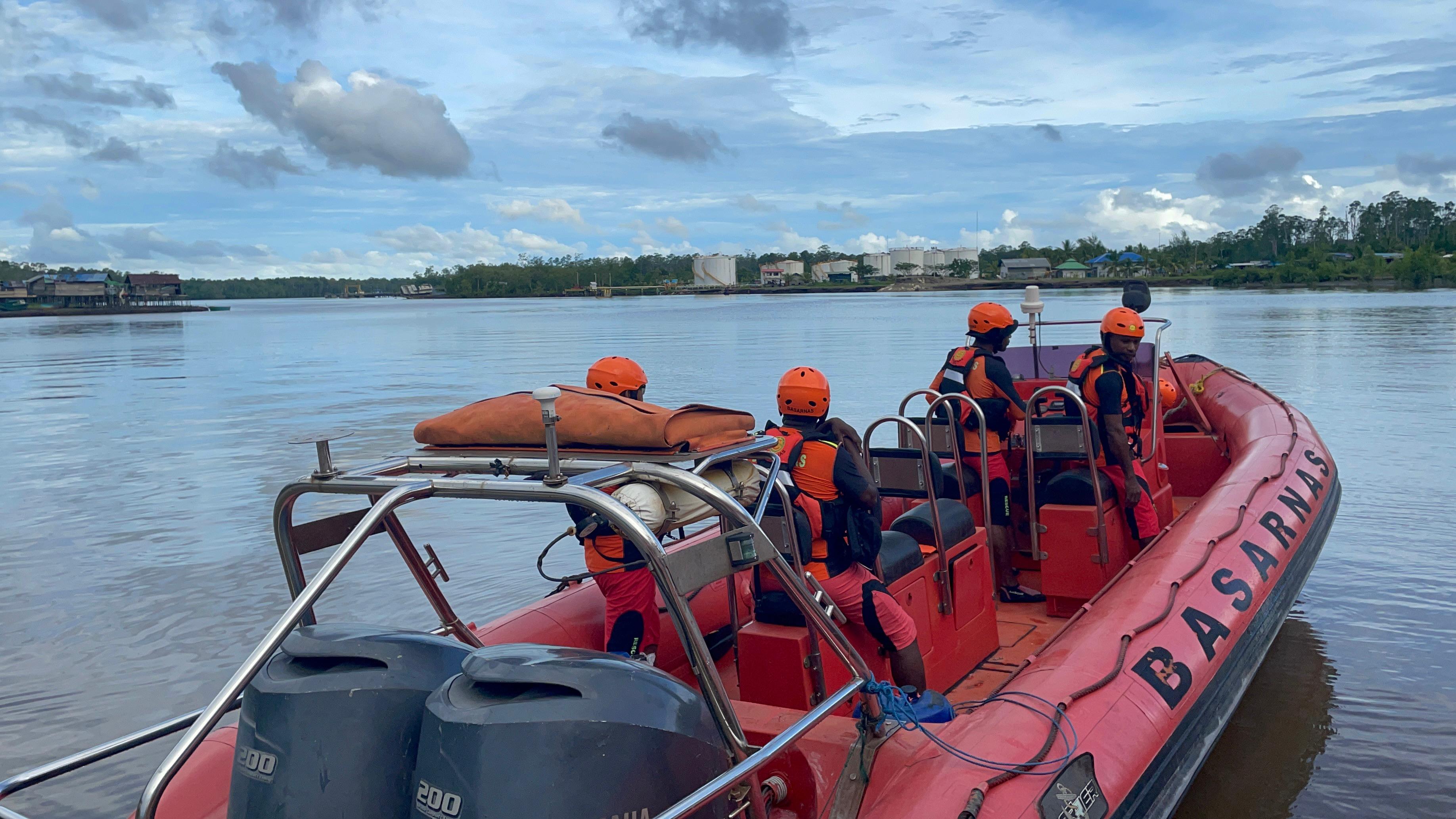 Tim SAR Gabungan Lakukan Pencarian Perahu Fiber dengan 11 Penumpang di Perairan Puriri Timika