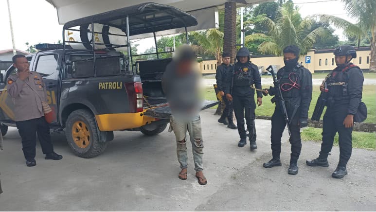 Pengendara Motor di Timika Tewas Ditusuk Badik Usai Aksi Saling Salip di Jalan Poros SP 5