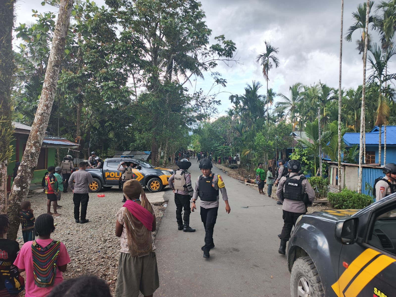 Polisi Amankan Bentrok Dua Kelompok Warga Yang Kembali Pecah di Kwamki Narama
