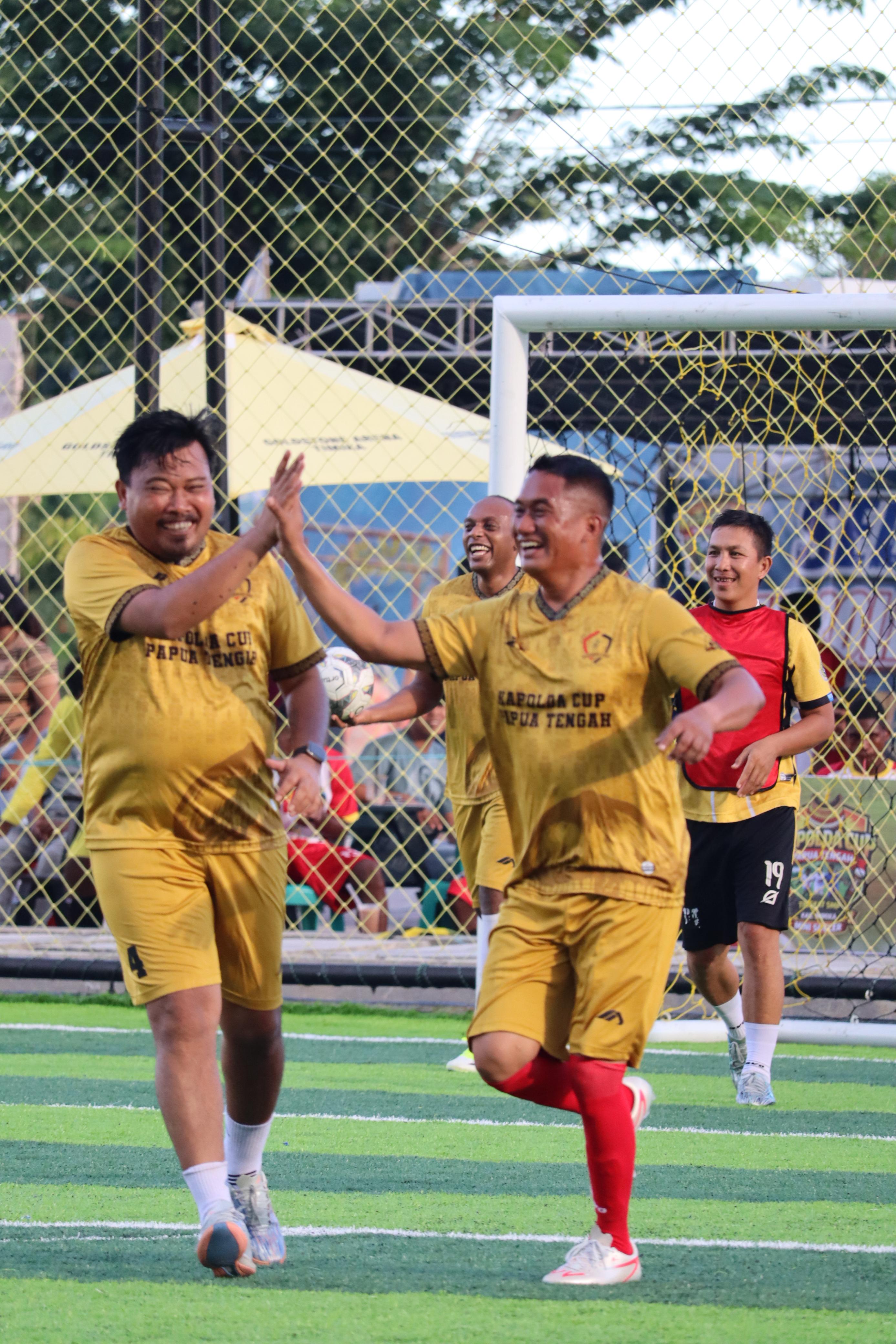 Quattrick Kompol Udisimus Benamkan Persemi All Star di Gold Store Arena