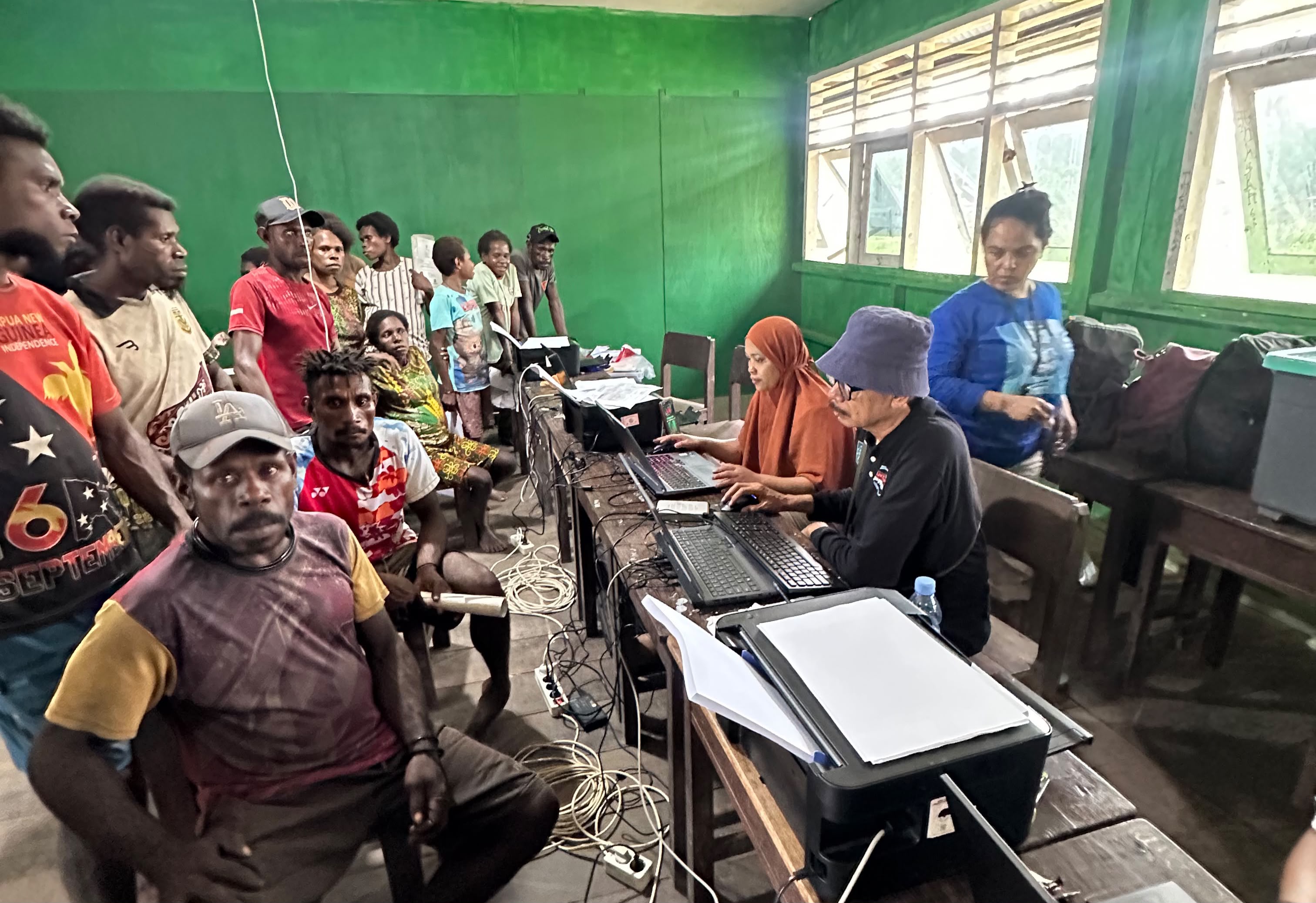 Layanan Adminduk Jangkau Mimika Barat Jauh: Beban Biaya dan Jalur Ekstrem Tak Lagi Hambat Warga Pesisisr