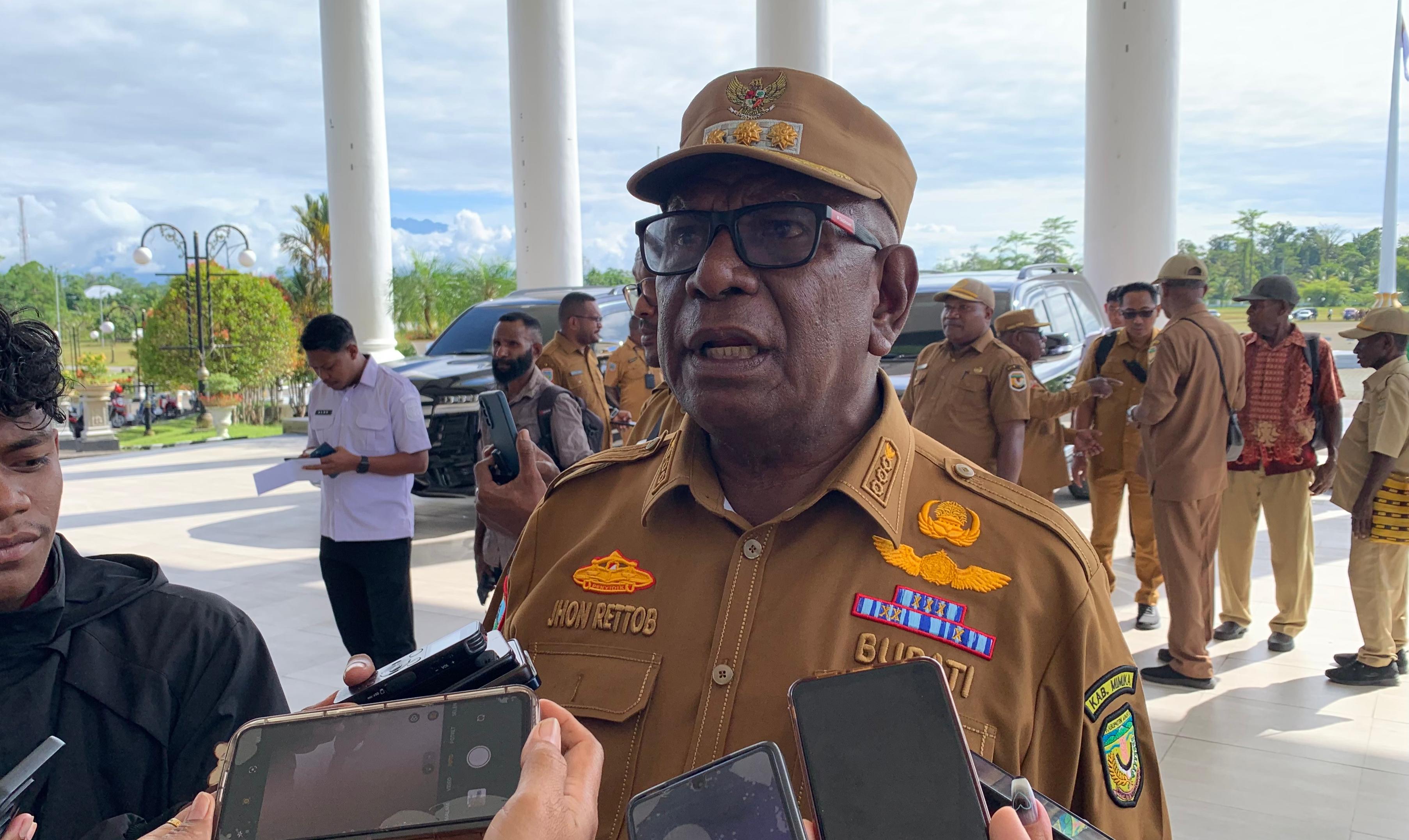 Krisis Sampah dan Pelanggaran Tata Ruang: Bupati Mimika Ancam Bongkar Bangunan di Atas Drainase