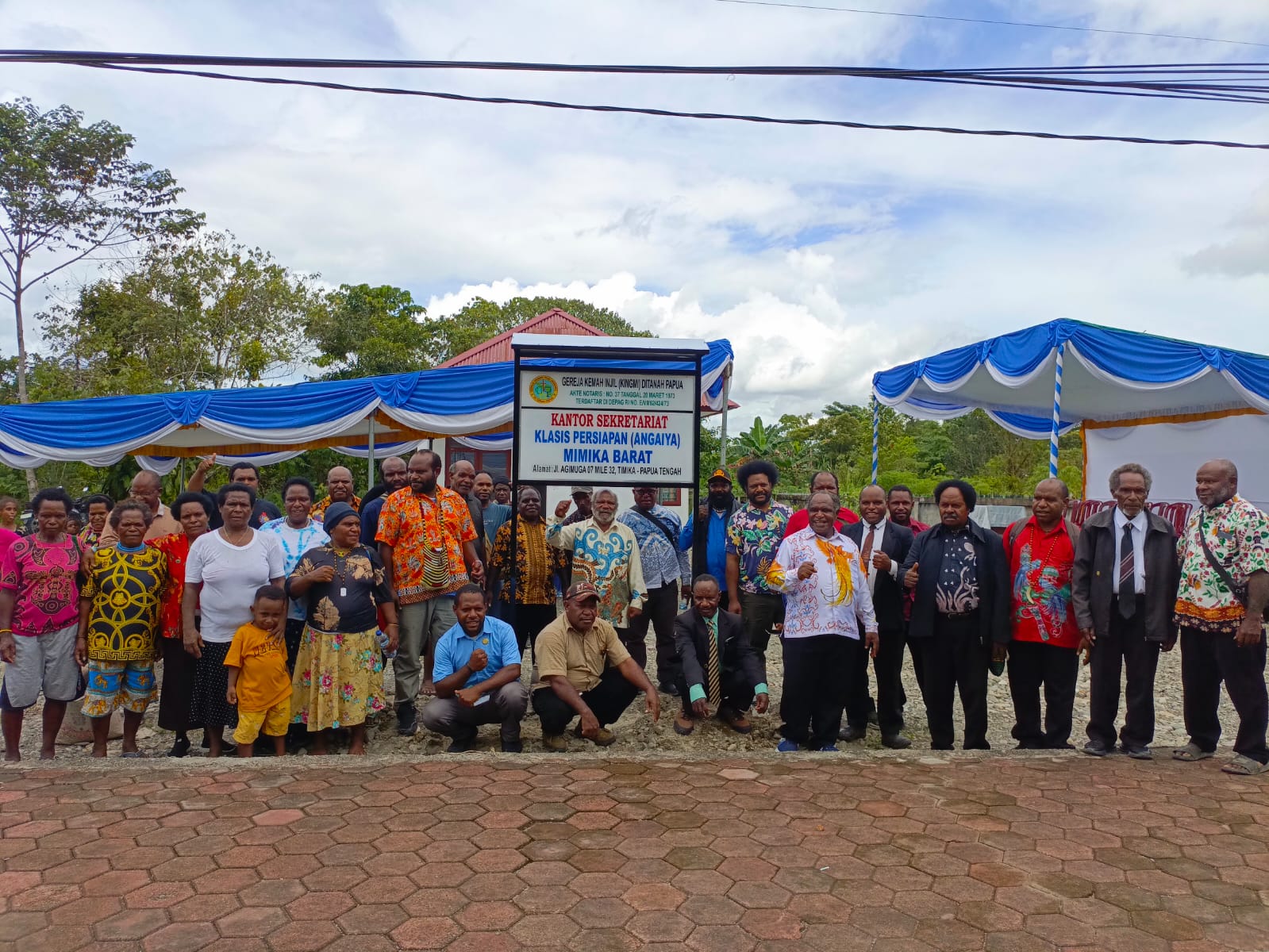 Peresmian Papan Nama Klasis Persiapan Angaiya KINGMI Dimeriahkan di Mile 32