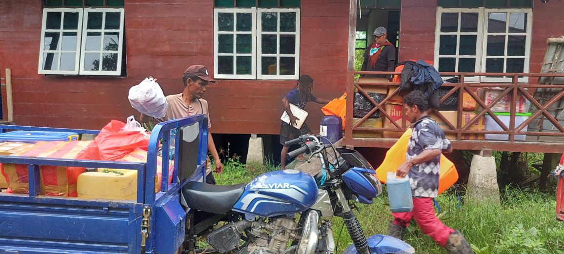 Pulihkan Akses Kesehatan di Kapiraya, Polsek Mimika Barat Jamin Keamanan Pustu KM 4 Kapiraya
