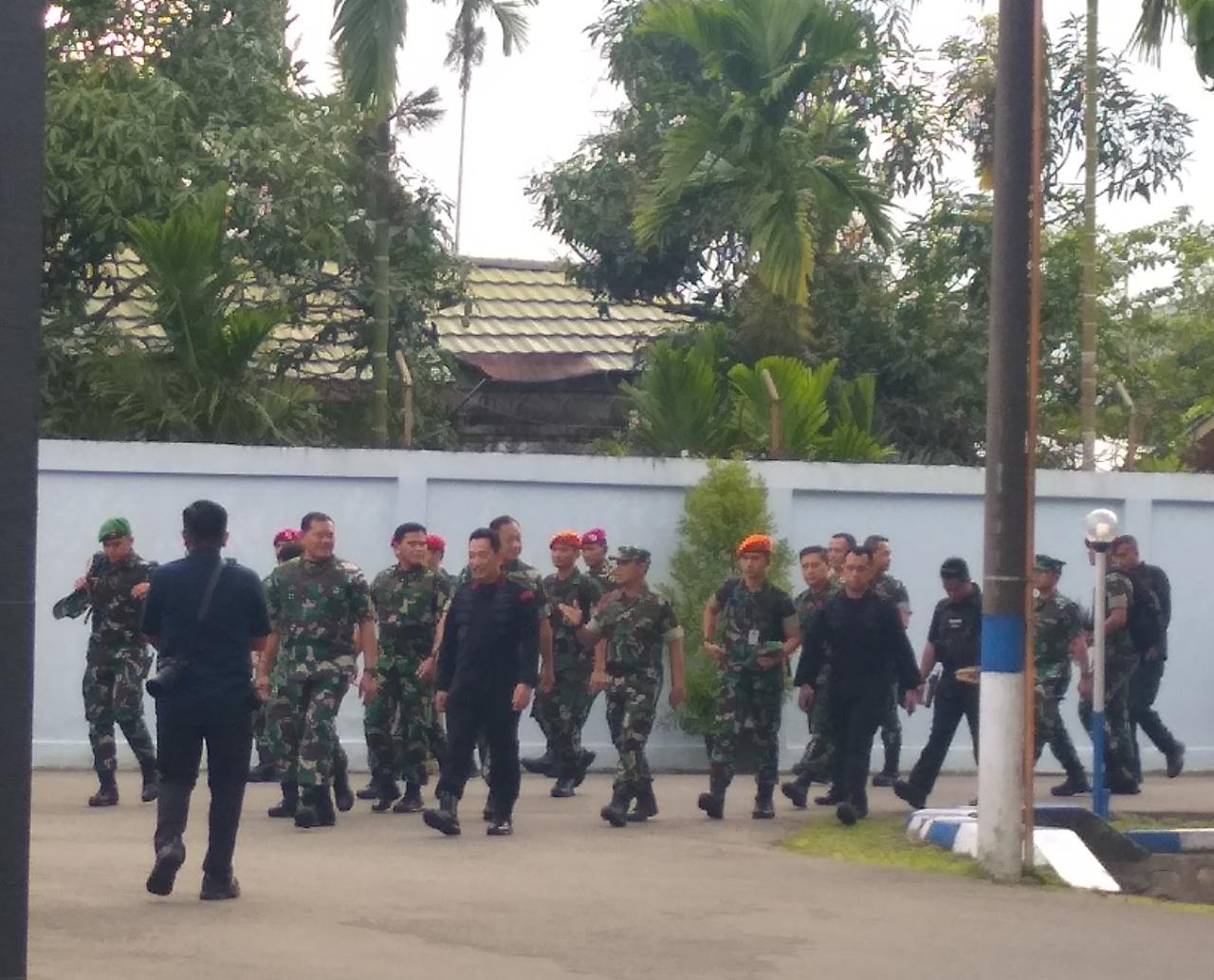 Panglima TNI dan Kapolri Kunjungi Mimika, Beri Dukungan Moril Para Prajurit