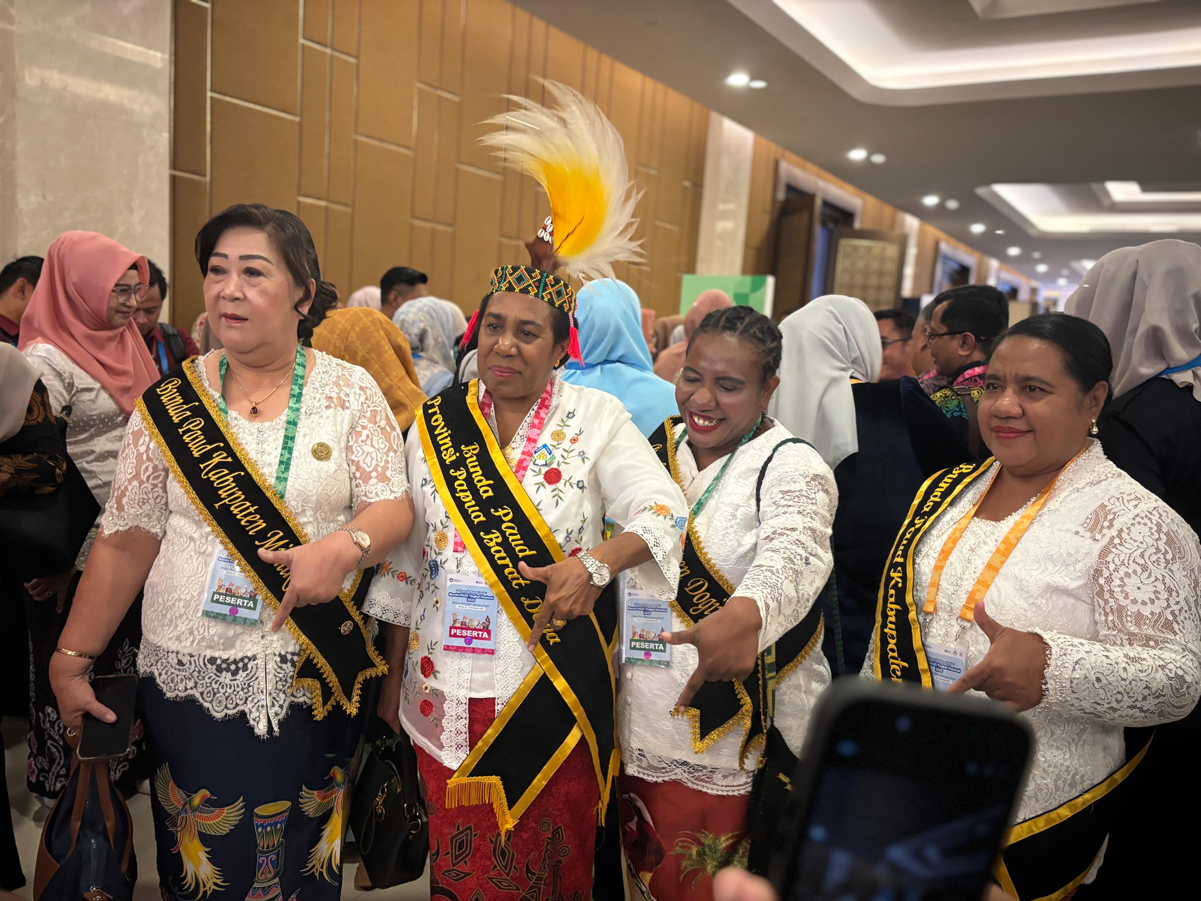 Bunda PAUD Kabupaten Mimika Hadiri Puncak Apresiasi PAUD Tingkat Nasional 2025 di Jakarta