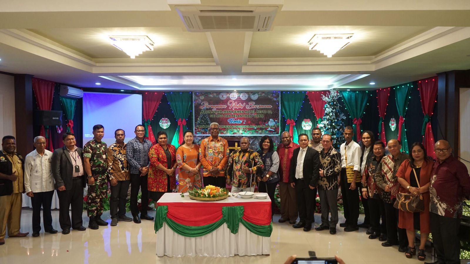  Lantik Badan Pengurus Asosiasi Umkm Mimika, Plt Bupati Jr: Pesan Presiden Jokowi Umkm Didorong Terus