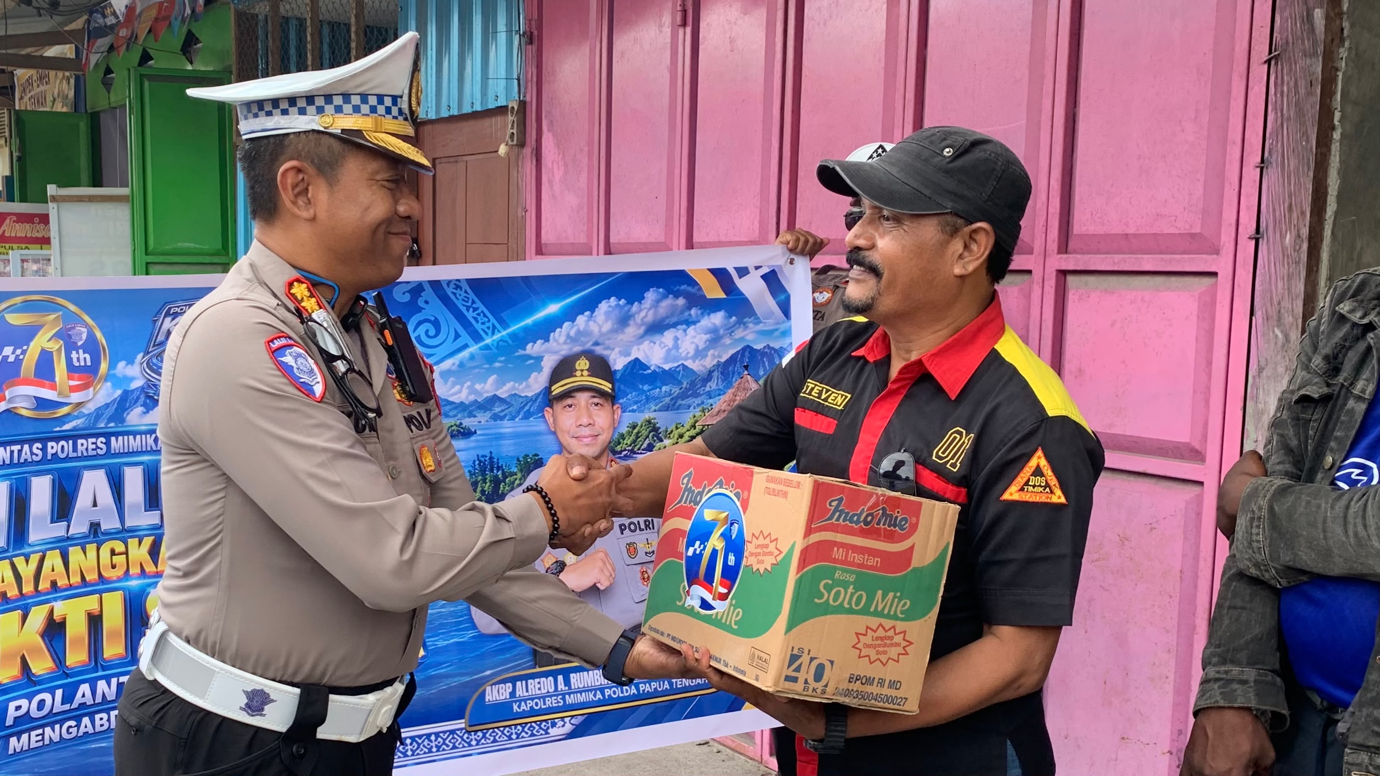 HUT Lalu Lintas ke-71, Polda Papua Tengah dan Polres Mimika Rangkul pengendara Ojek Jaga Kamseltibcarlantas