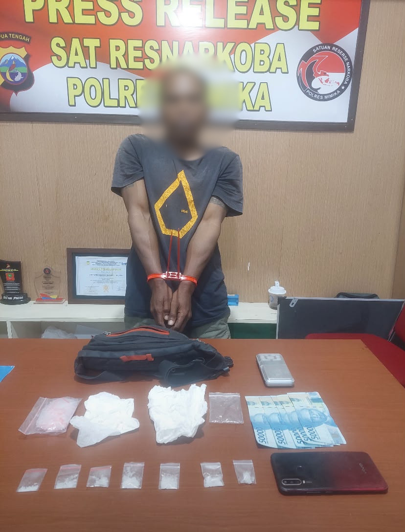 Polisi Ringkus Pendulang Emas Pengedar Sabu di Jalan Leo Mamiri