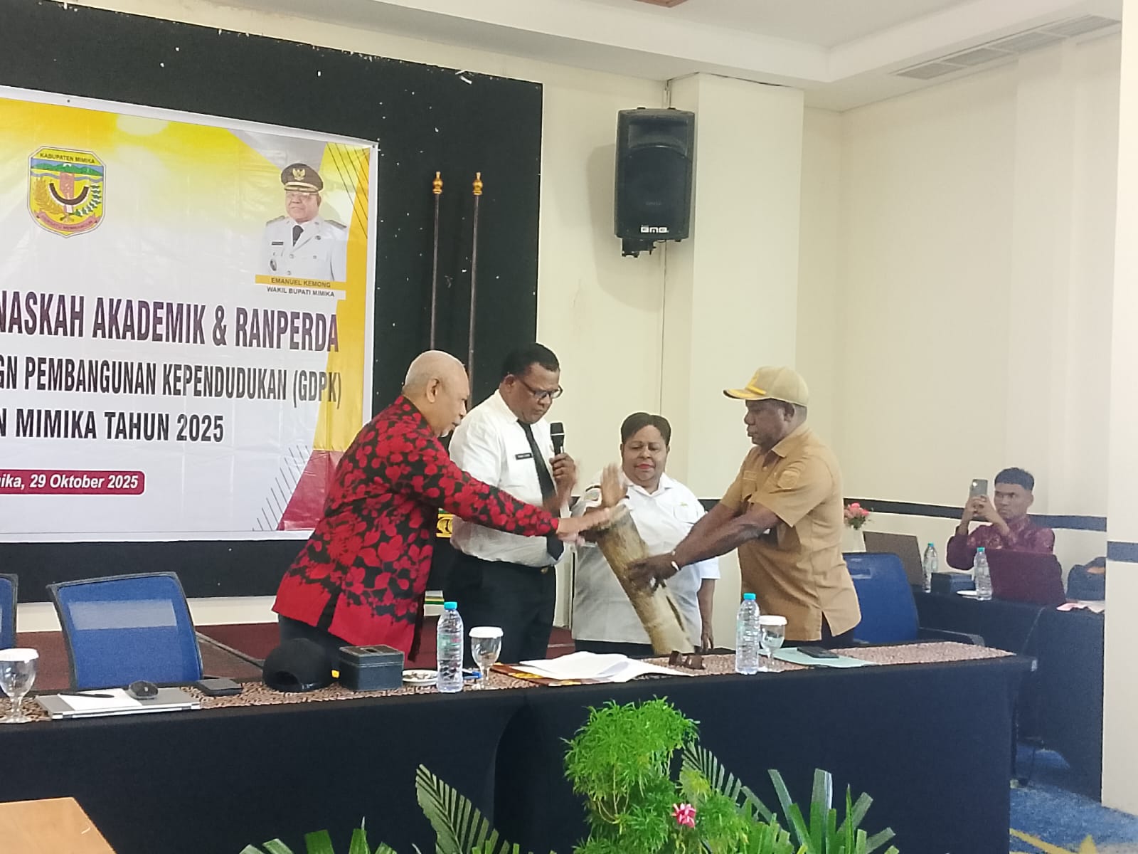 Pemkab Mimika Luncurkan Konsultasi Akademik untuk Implementasi Rencana Pembangunan Kependudukan