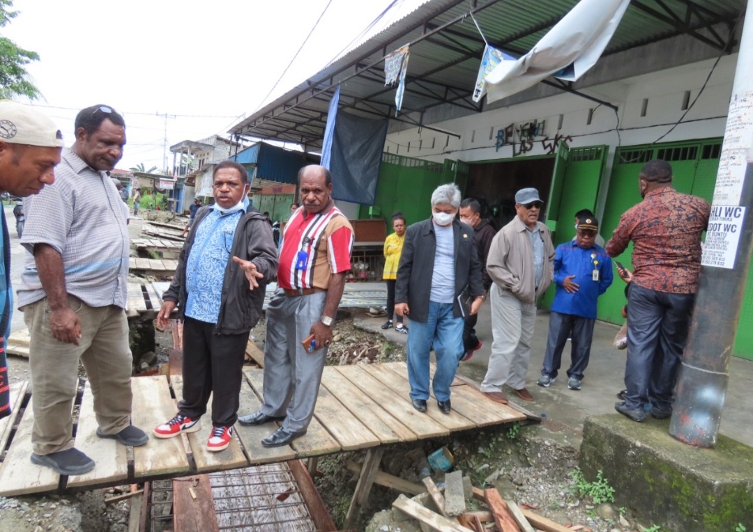 Dprd Komisi C Turlap Ke Proyek Mangkrak Di Jalan Busiri Ujung