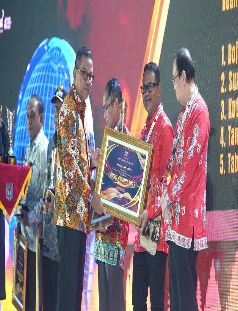 Pj Bupati Mappi Terima Penghargaan  Apbd Award 2023