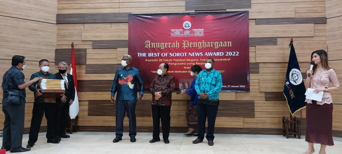  Wakil Bupati Mimika Terpilih Sebagai Tokoh Motivator Pemberdayaan Daerah Dan Desa Tahun 2022