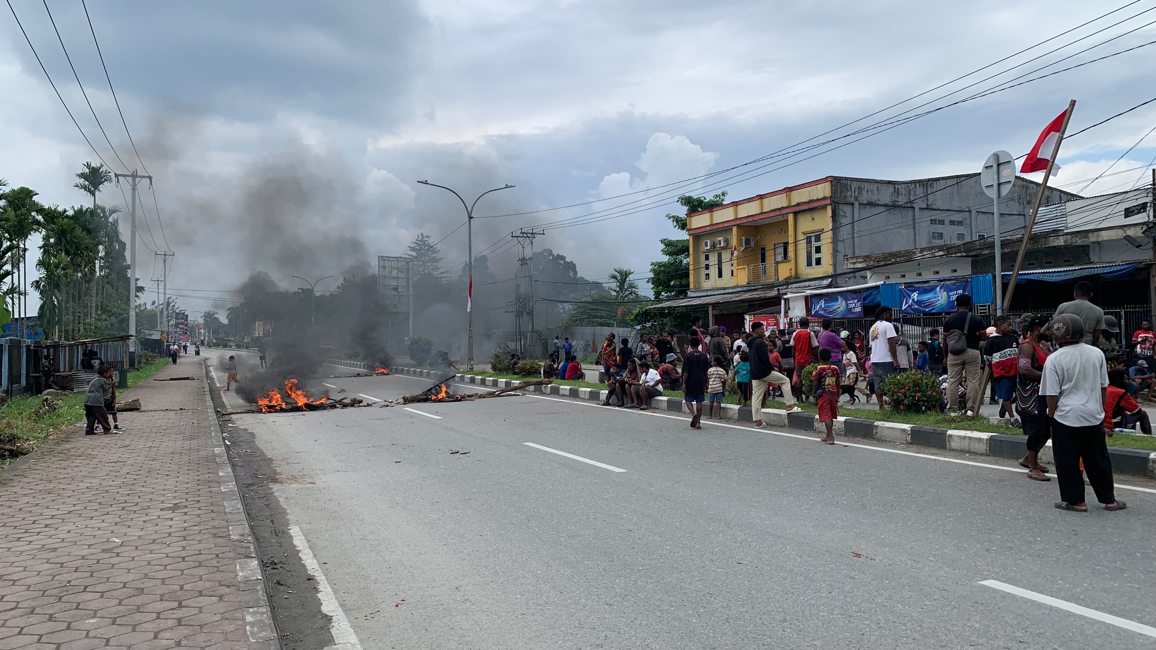 Warga Palang Jalan Cenderawasih SP2 Timika, Rencana Eksekusi Lahan Pemicunya