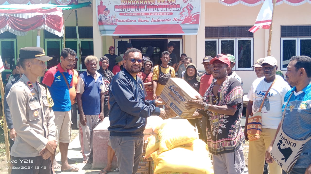 Pasca Konflik di Kampung Wakia, Pemda Mimika Salurkan Bantuan