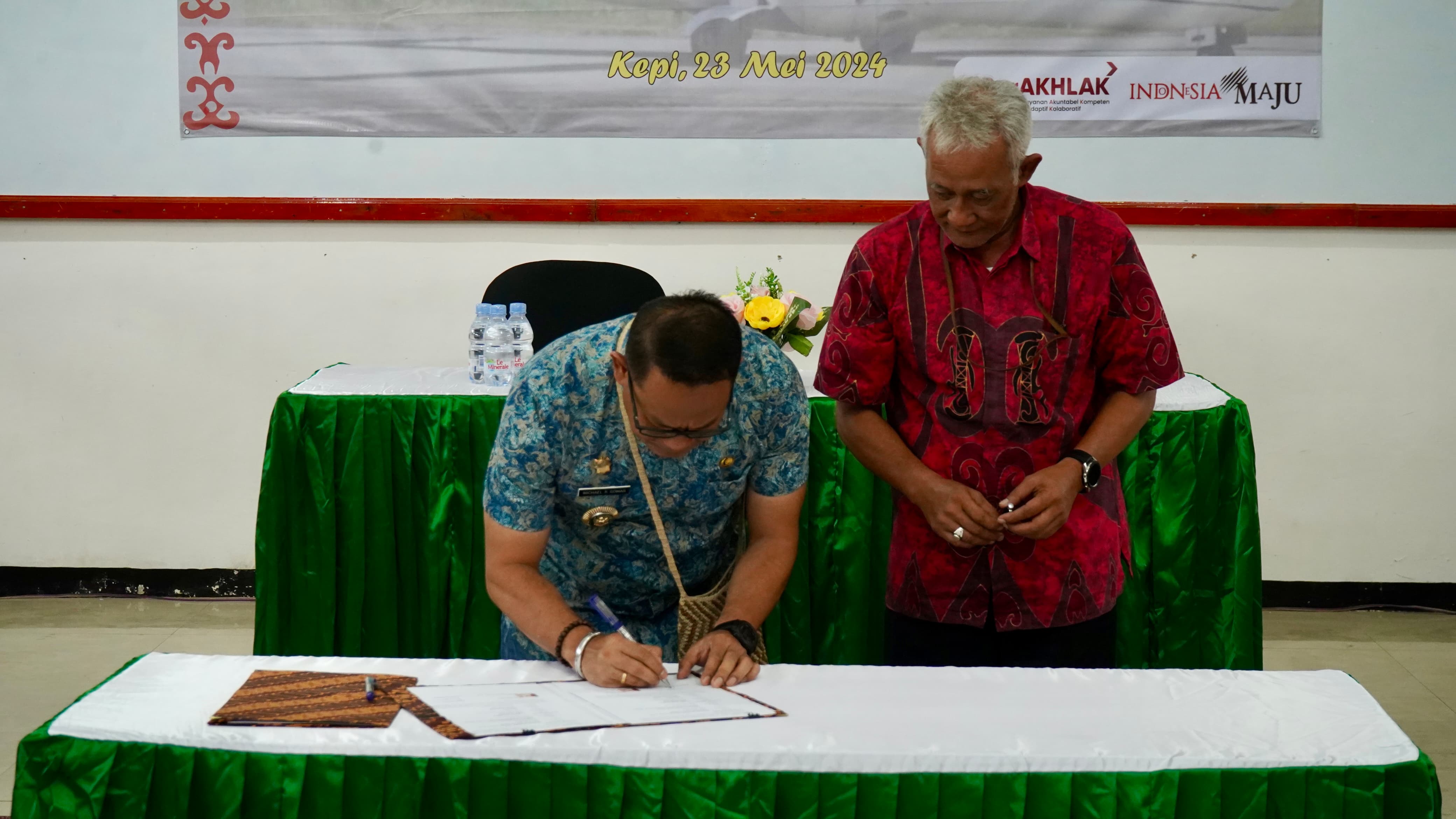 Pj. Bupati Mappi Teken MoU/PKS bersama PT. Trigana Air Services, Subsidi Harga Tiket Kepi - Merauke Rp. 100 Ribu  Khusus OAP Mappi