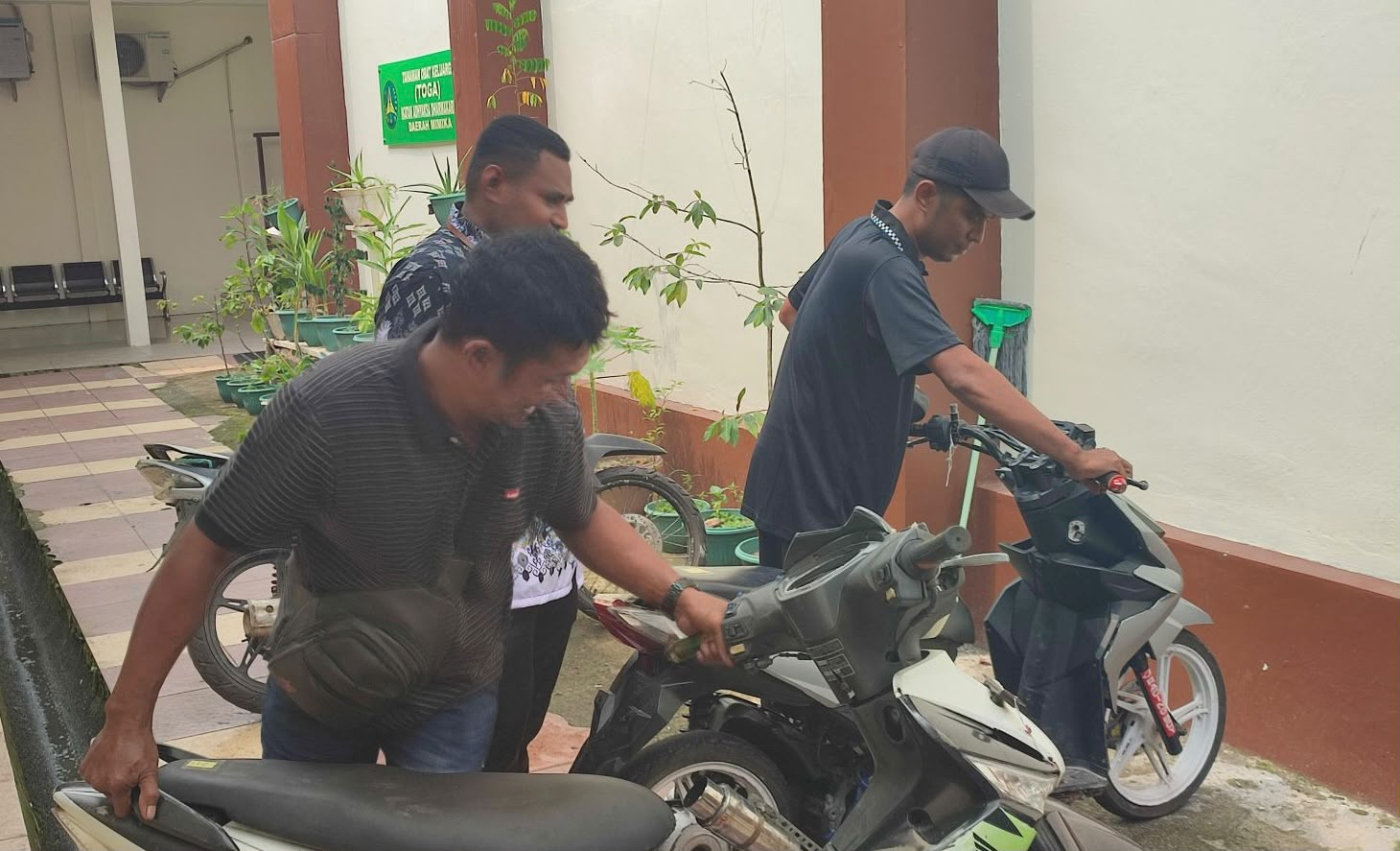Kejari Mimika Lelang 41 Barang Rampasan untuk Optimalisasi Penerimaan Negara