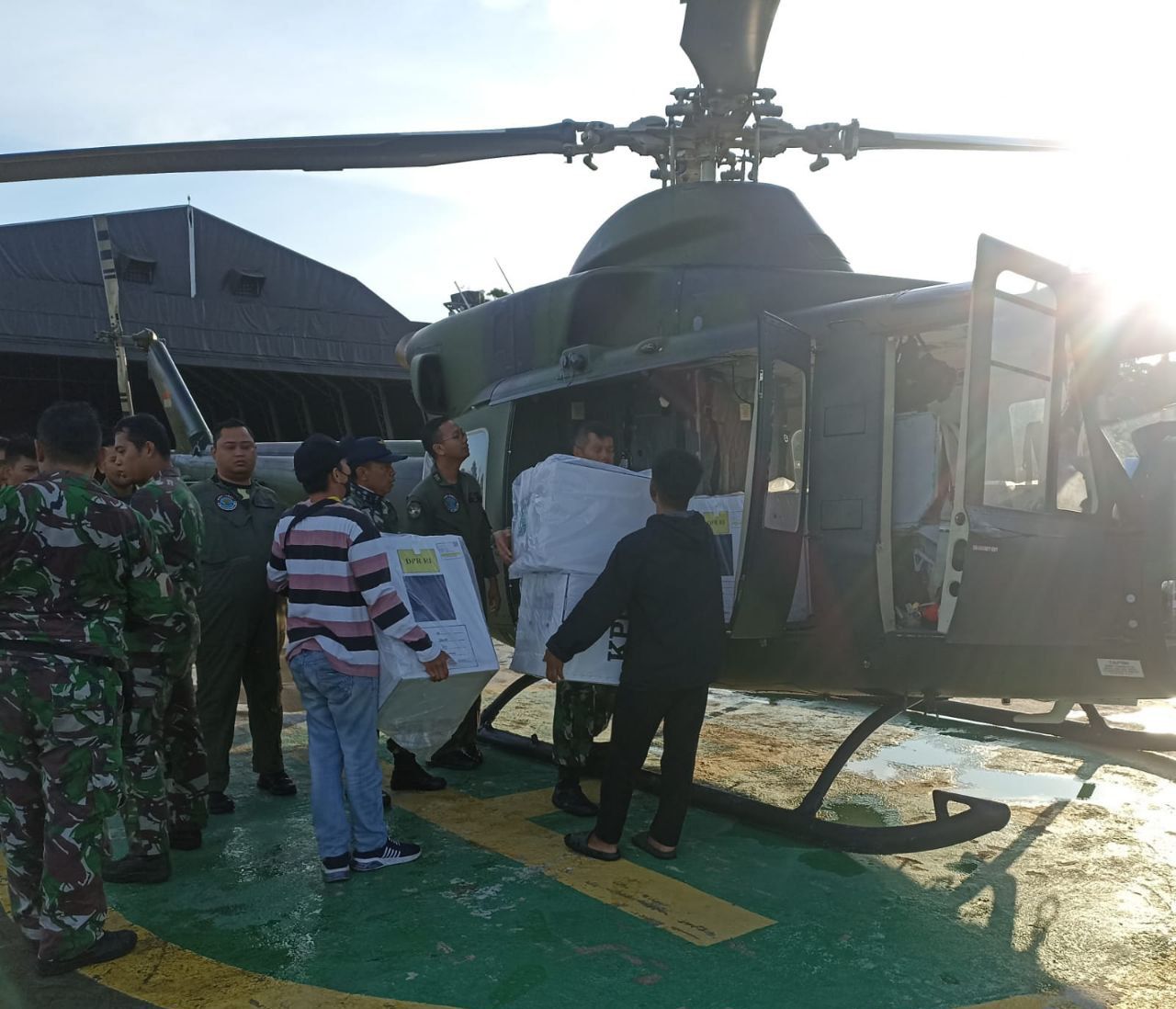 TNI-POLRI dan Pemda Pantau untuk Pastikan Distribusi Logistik Pemilu Lancar