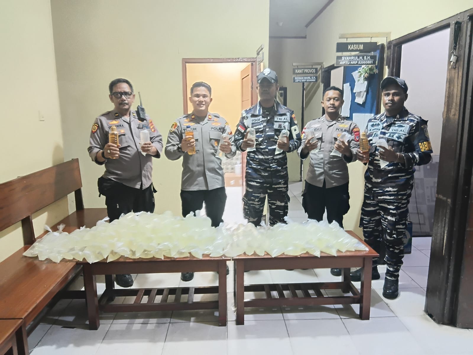 Siasat Dus Air Mineral Penyelundup Sopi