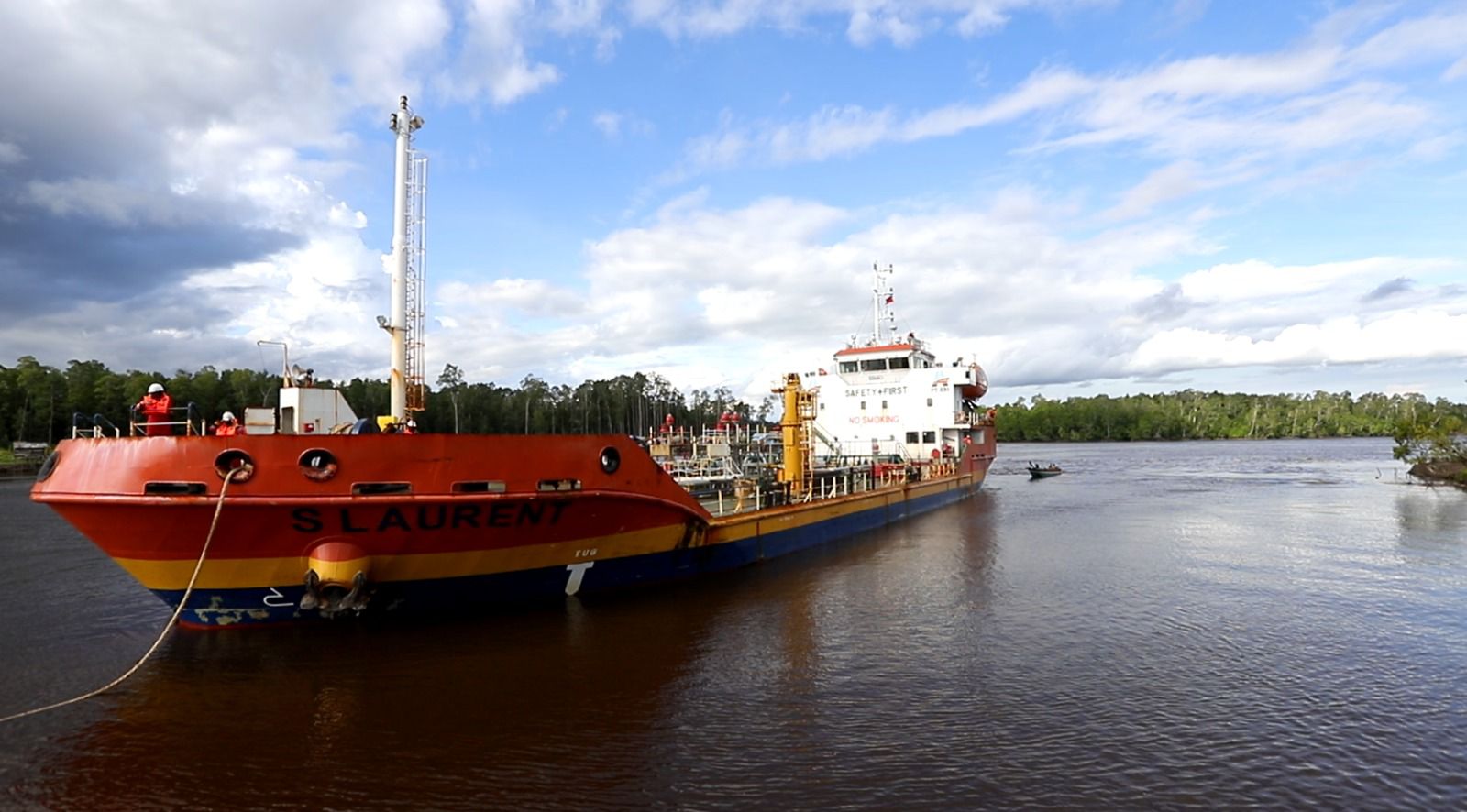 Antar Energi Sampai ke Pulau Obi untuk Bantu Nelayan di Halmahera Selatan Melaut
