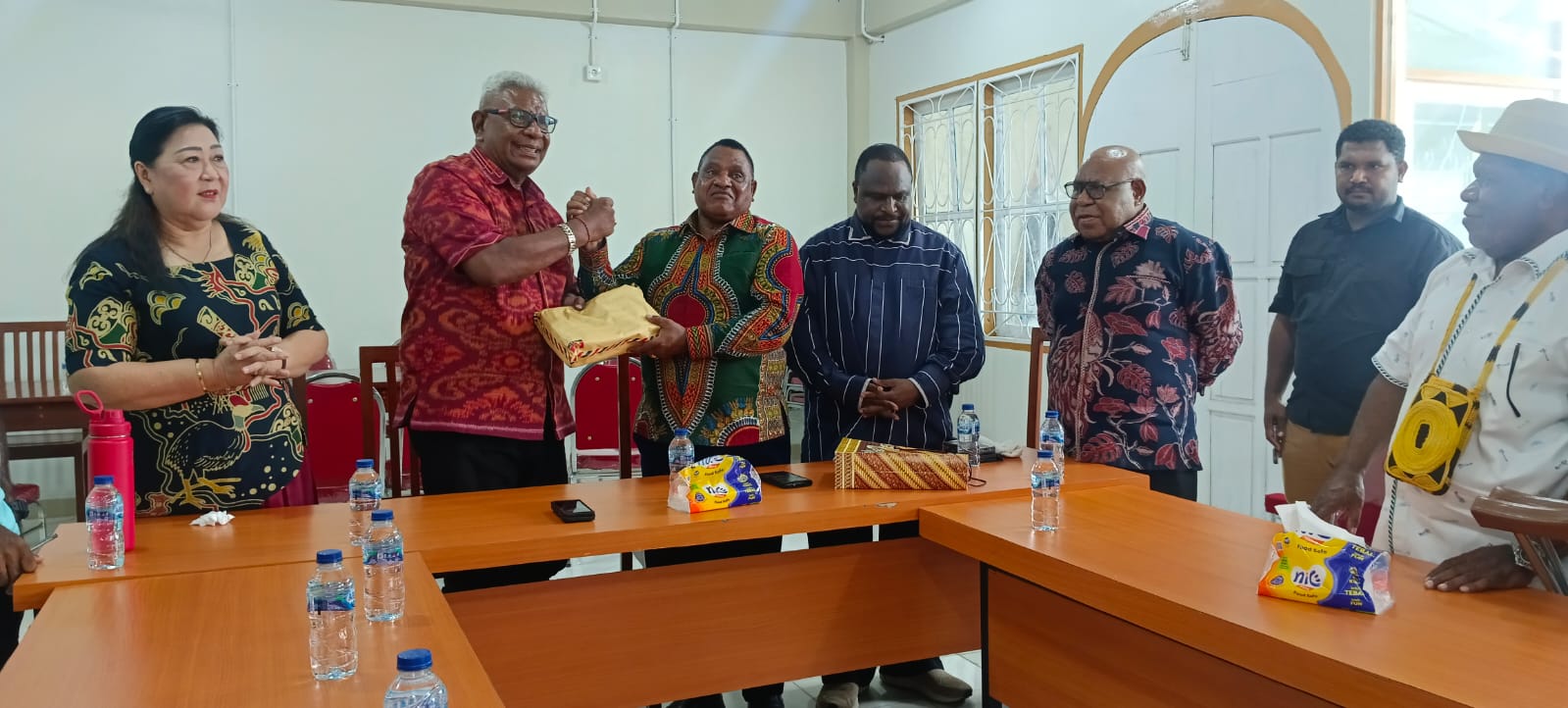 Harmoni Kebudayaan dan Iman: Pentahbisan Uskup Mimika Dihadiri Bupati Maybrat