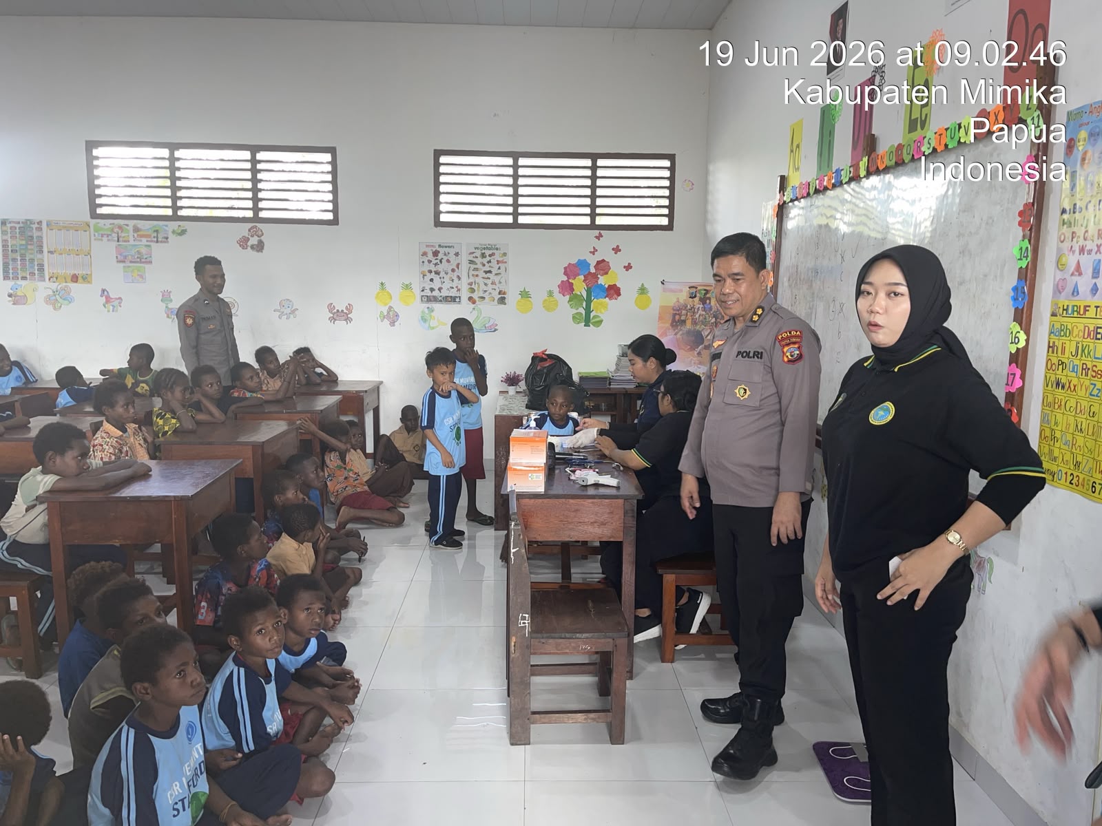 ​Polda Papua Tengah Gelar Pengobatan Gratis untuk Anak Pesisir Mimika