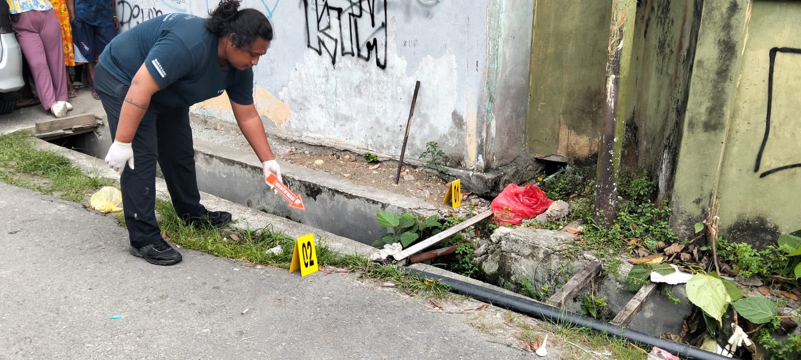 Seorang Bayi Dibuang di Tepi Jalan Dalam Keadaan Tak Bernyawa, Polisi Buru Pelaku
