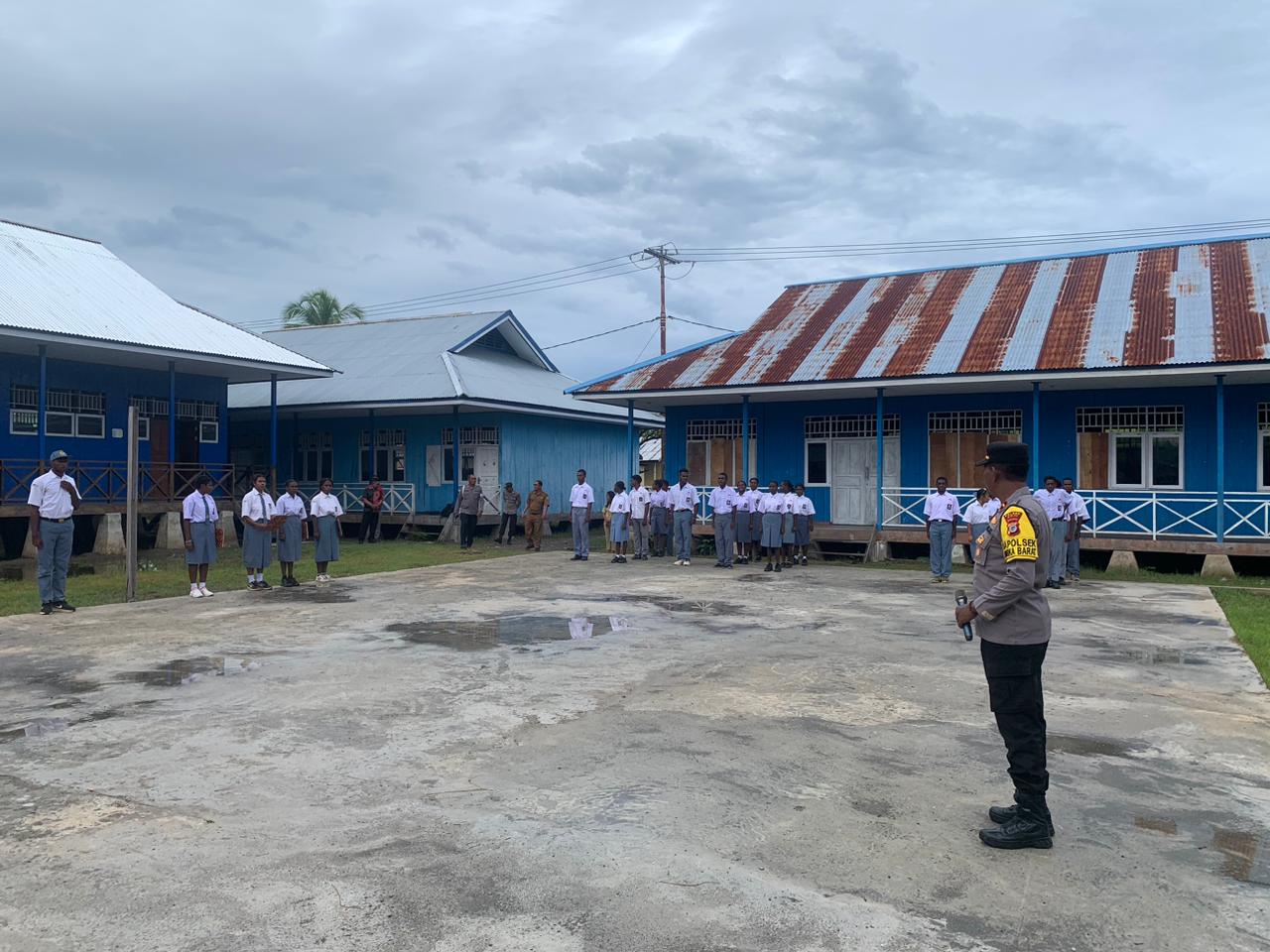 Kapolsek Mimika Barat Ingatkan Pelajar Kokonao Jauhi Narkoba dan Isu Medsos