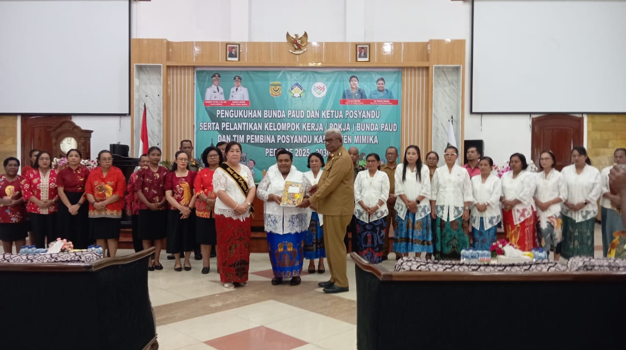Bupati Mimika Kukuhkan Bunda PAUD dan Ketua Posyandu, Fondasi Bangun Generasi Emas Sejak Dini