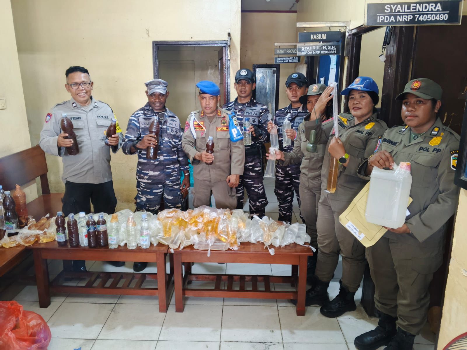 91 Liter Miras Tanpa Pemilik Kembali Diamankan Aparat Gabungan di Pelabuhan Poumako