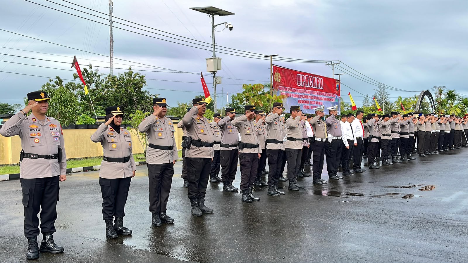 ​Puluhan Personel Polri Naik Pangkat di Mimika, Ini Pesan Kapolres