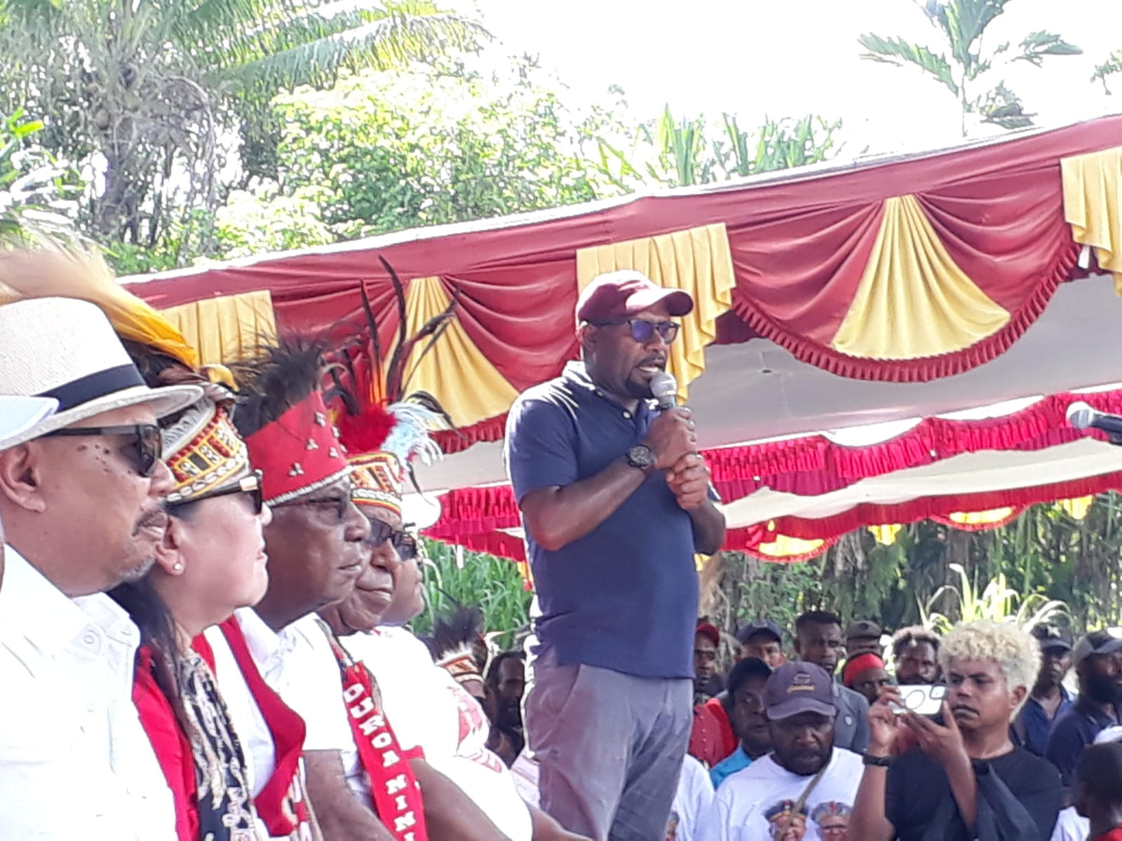 Dihadapan Ribuan Warga Kwamki Narama, Tokoh Pemuda ini Ajak Seluruh Intelektual Muda Mimika Berjuang Menangkan JOEL