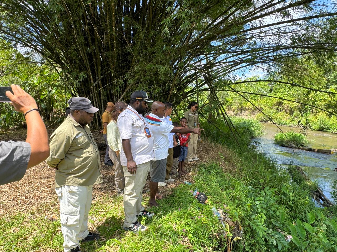 Komisi II DPRK Mimika Turlap ke Wania, Tinjau Empat Titik Yang Jadi Keluhan Warga