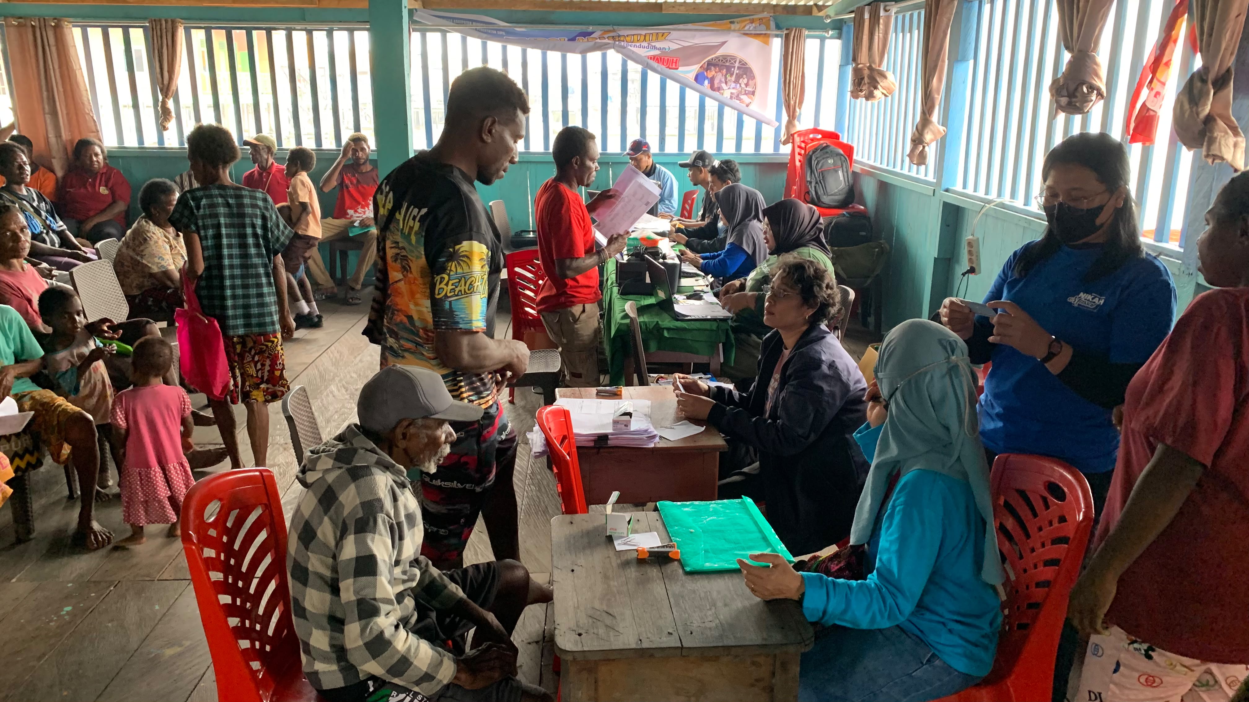 Layanan Adminduk Pesisir Mimika: Tempuh Jalur Laut demi Identitas Hukum Warga Kampung Amamapare